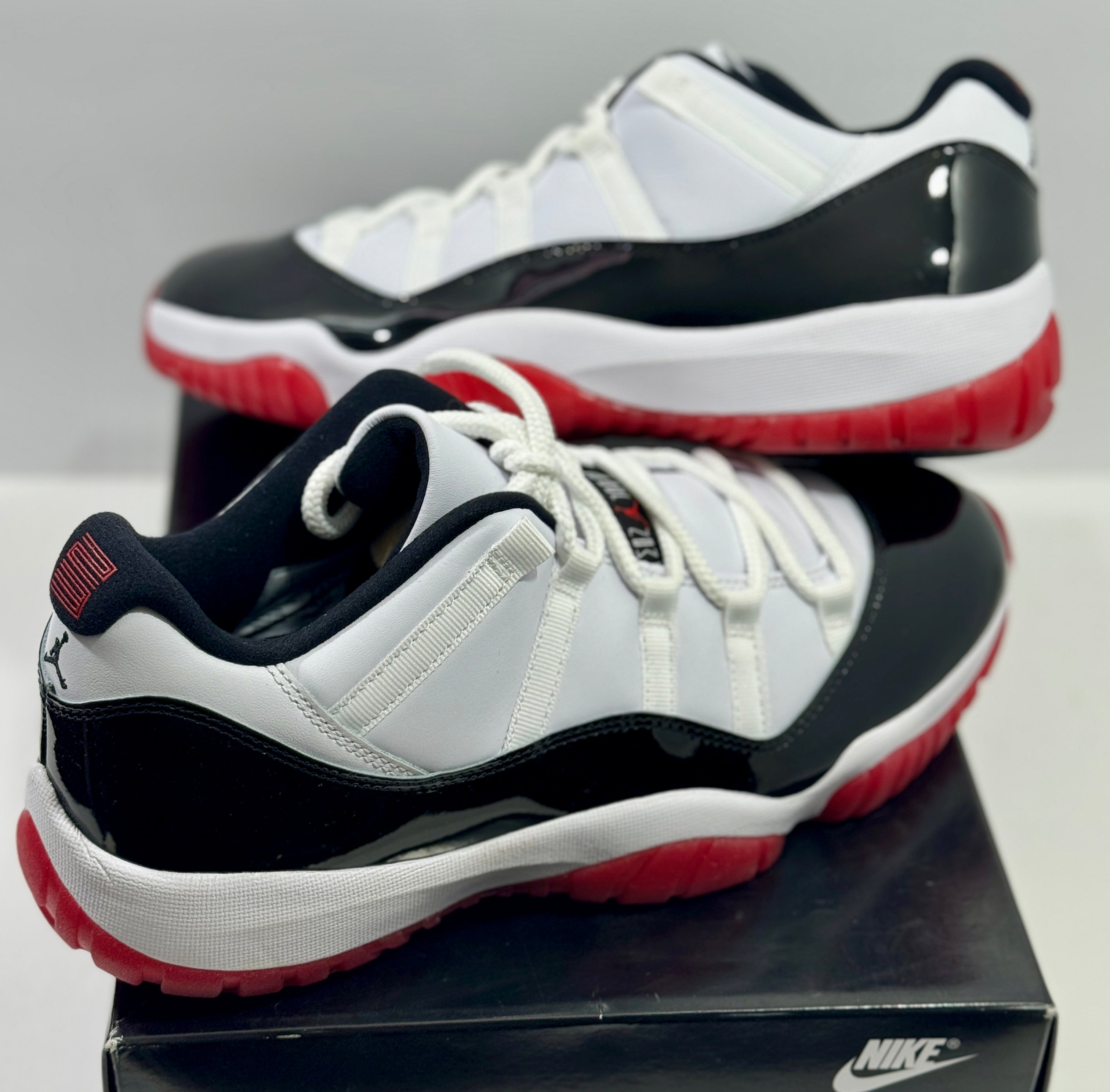 NEW SIZE 11.5 MENS - AIR JORDAN 11 RETRO LOW "CONCORD BRED" 2020