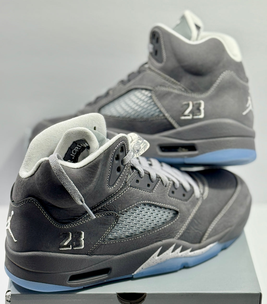NEW SIZE 9.5 MENS - AIR JORDAN 5 RETRO "WOLF GREY" 2026