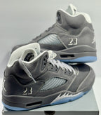 NEW SIZE 9.5 MENS - AIR JORDAN 5 RETRO "WOLF GREY" 2026