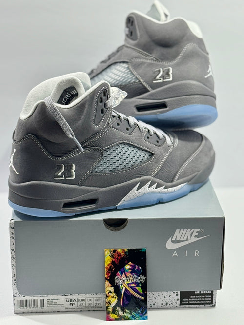 NEW SIZE 9.5 MENS - AIR JORDAN 5 RETRO "WOLF GREY" 2026