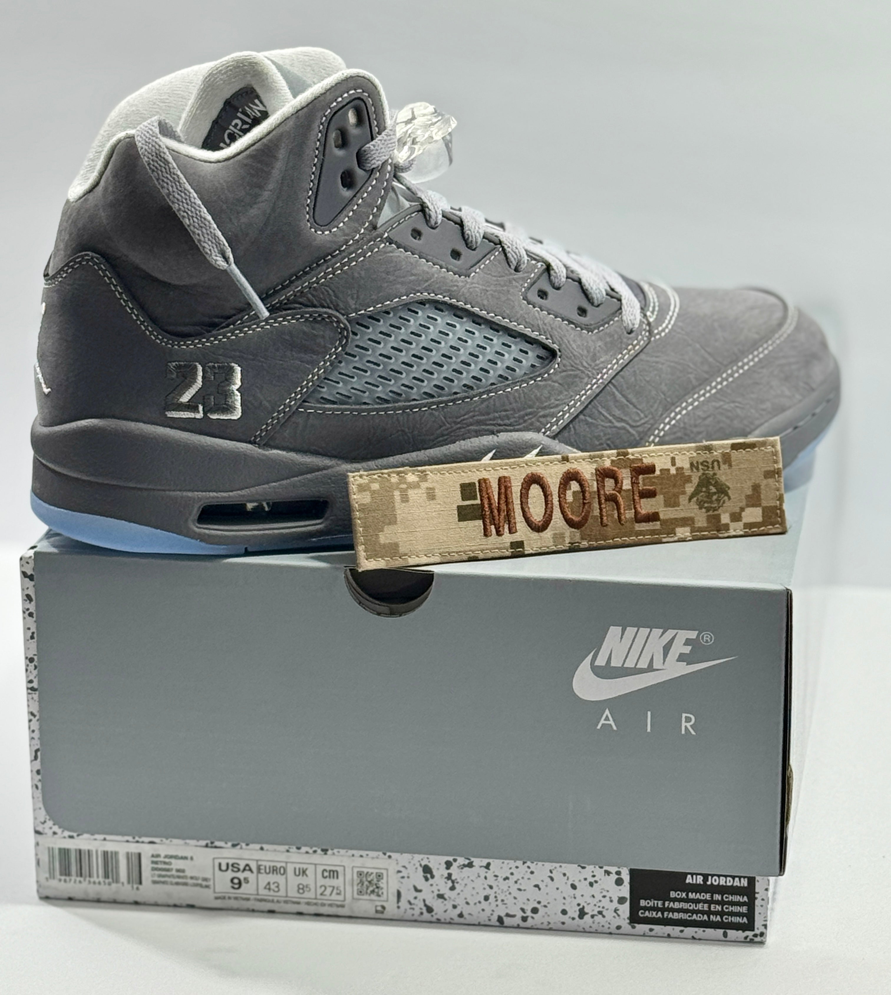 NEW SIZE 9.5 MENS - AIR JORDAN 5 RETRO "WOLF GREY" 2026