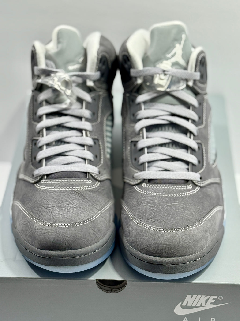 NEW SIZE 9.5 MENS - AIR JORDAN 5 RETRO "WOLF GREY" 2026