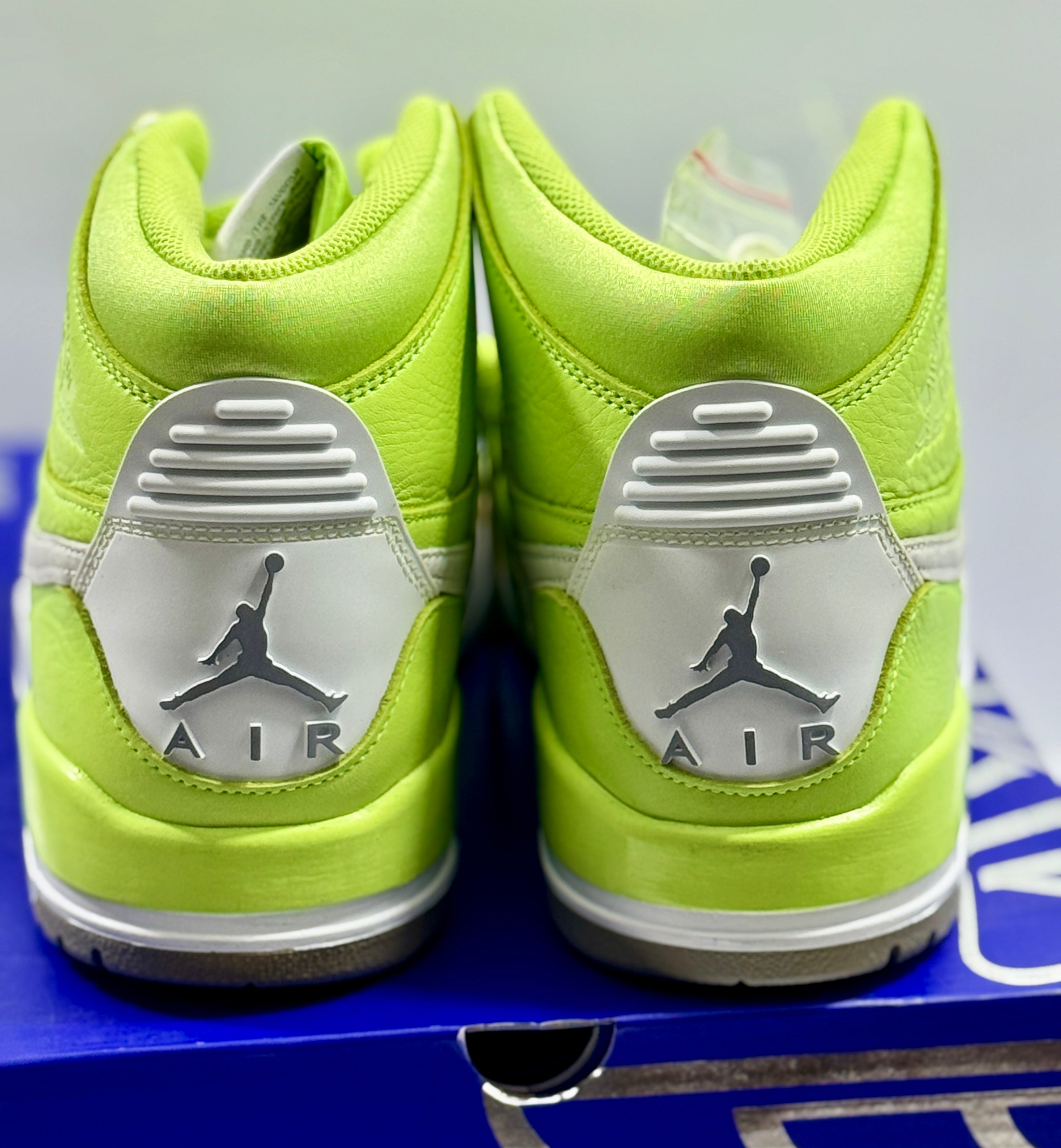 NEW W/DEFECTS SIZE 10.5 MENS - AIR JORDAN LEGACY 312 NRG "GHOST GREEN" 2018