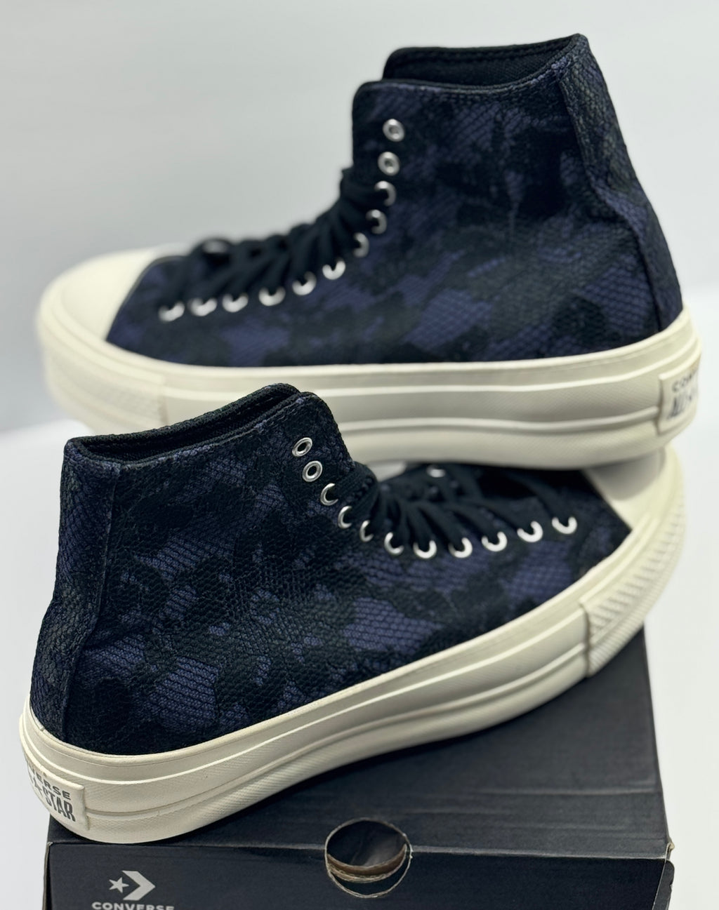 NEW SIZE 8 WOMENS - CONVERSE CHUCK TAYLOR ALL STAR PLATFORM HIGH TOP
