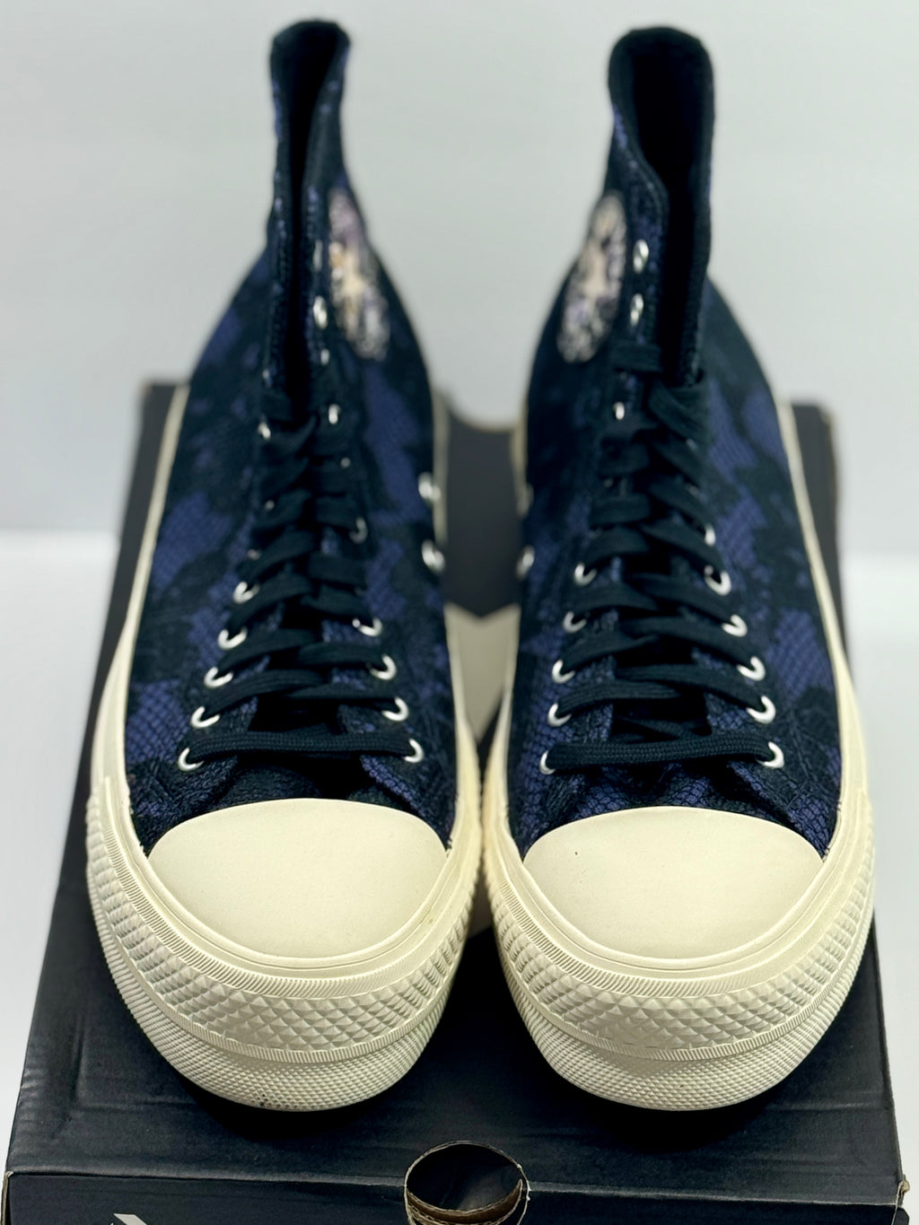 NEW SIZE 8 WOMENS - CONVERSE CHUCK TAYLOR ALL STAR PLATFORM HIGH TOP