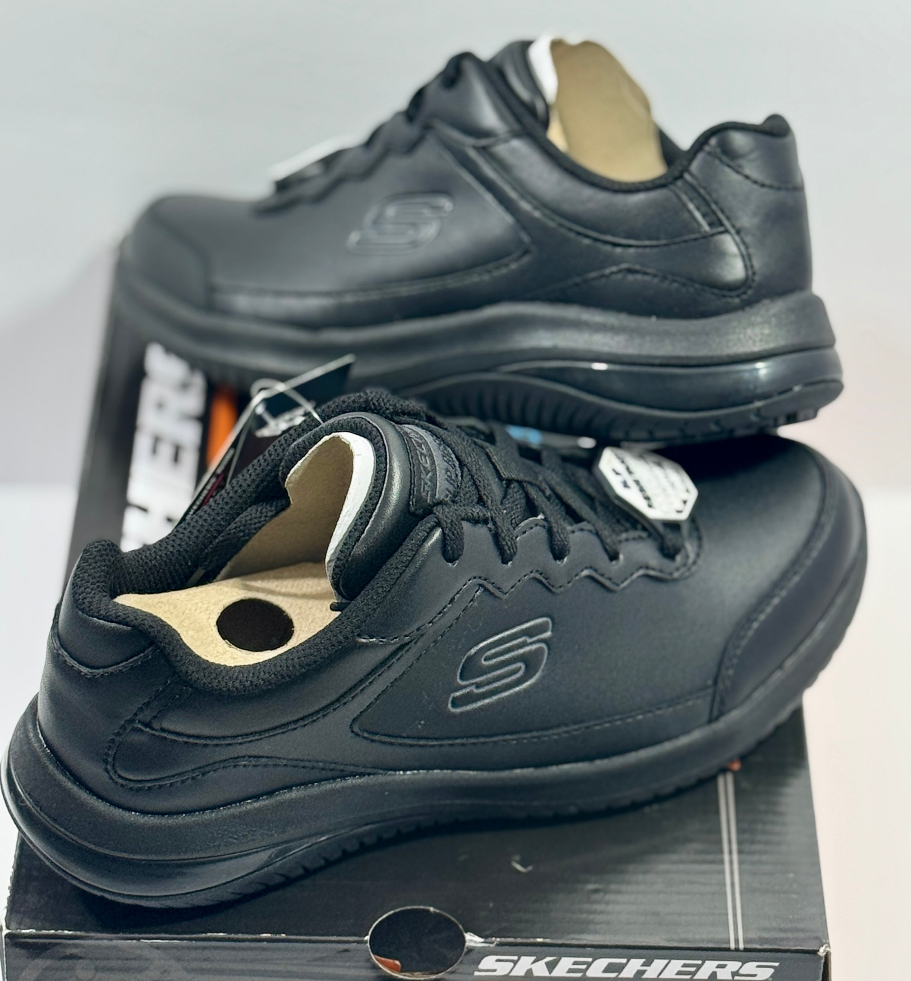 NEW SIZE 5.5 WOMENS - SKECHERS DANTEY SLIP RESISTANT  MEMORY FOAM