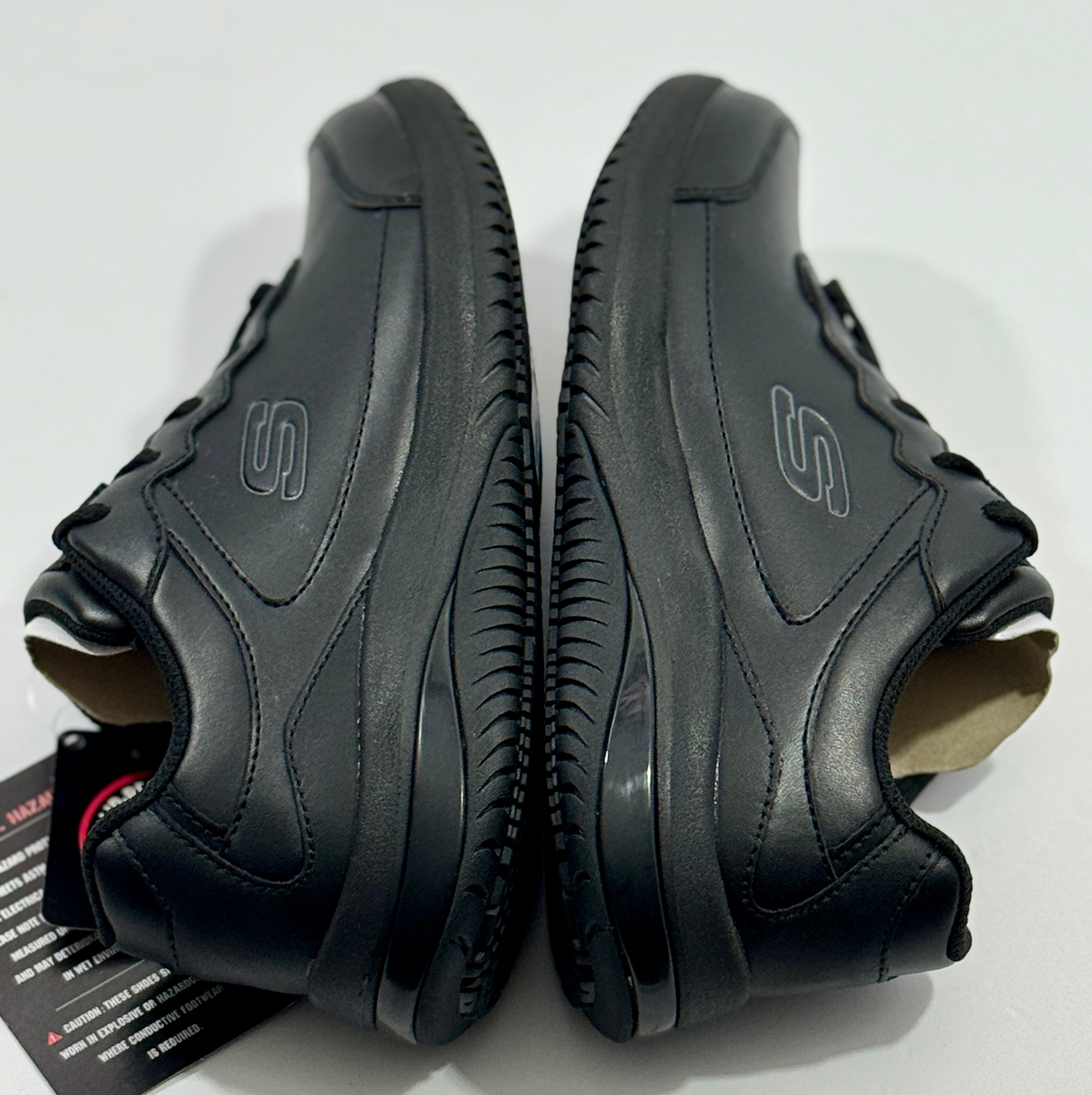NEW SIZE 5.5 WOMENS - SKECHERS DANTEY SLIP RESISTANT  MEMORY FOAM