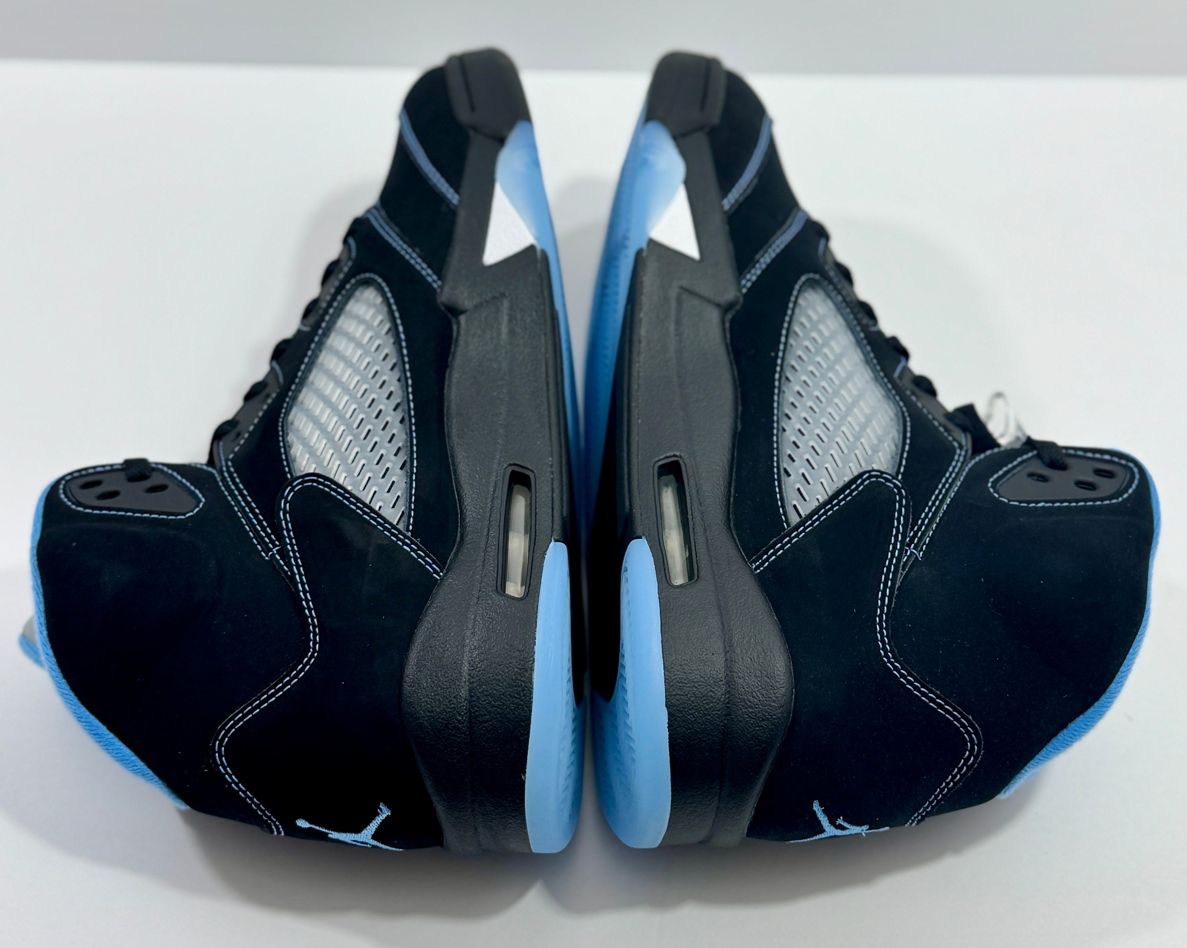 NEW SIZE 12 MENS - AIR JORDAN 5 RETRO "BLACK UNIVERSITY BLUE" 2026