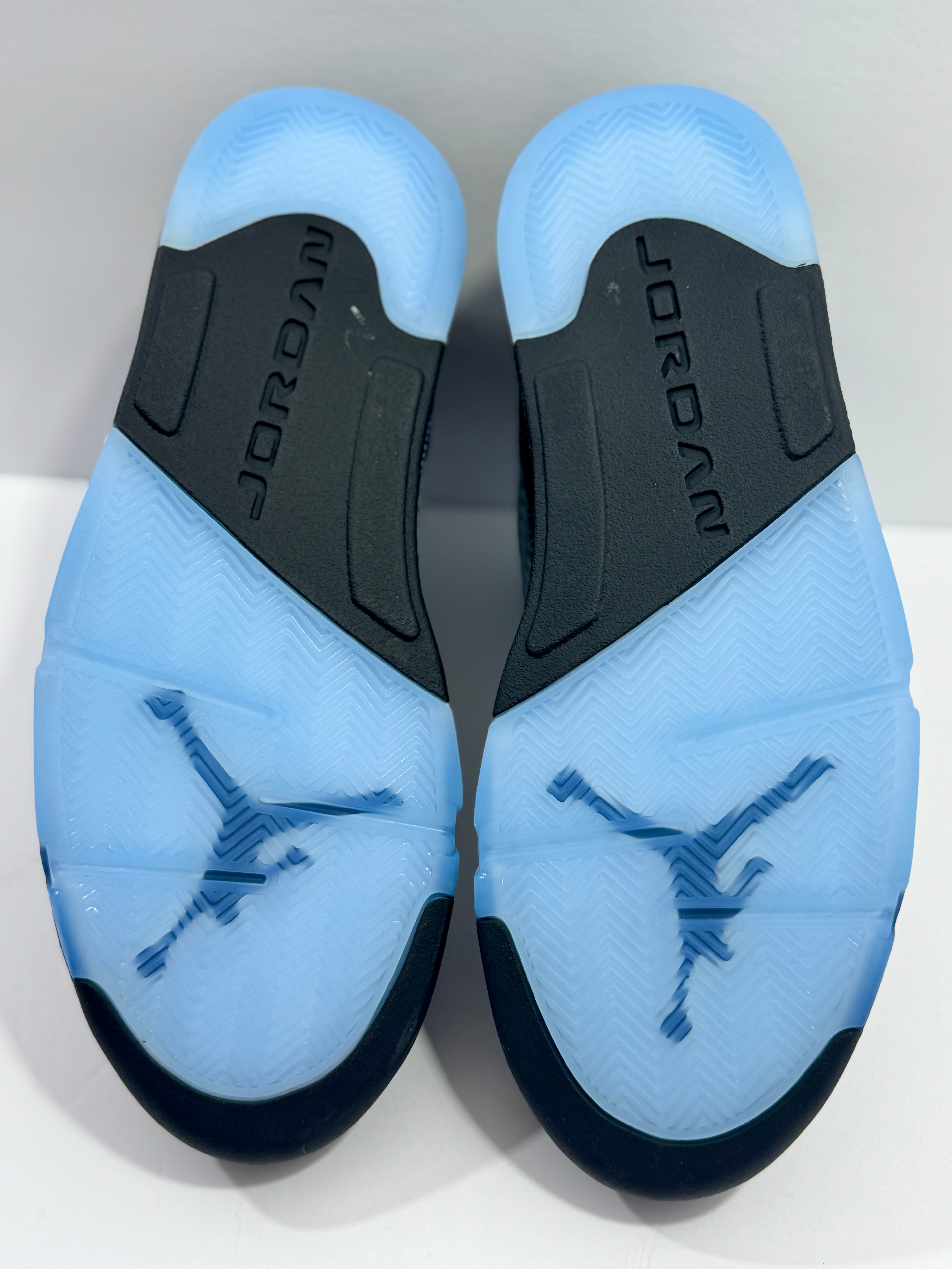 NEW SIZE 12 MENS - AIR JORDAN 5 RETRO "BLACK UNIVERSITY BLUE" 2026