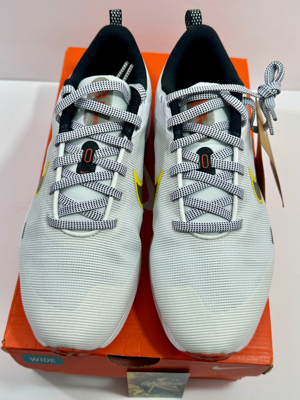NEW SIZE 8 WOMENS -NIKE DOWNSHIFTER 12