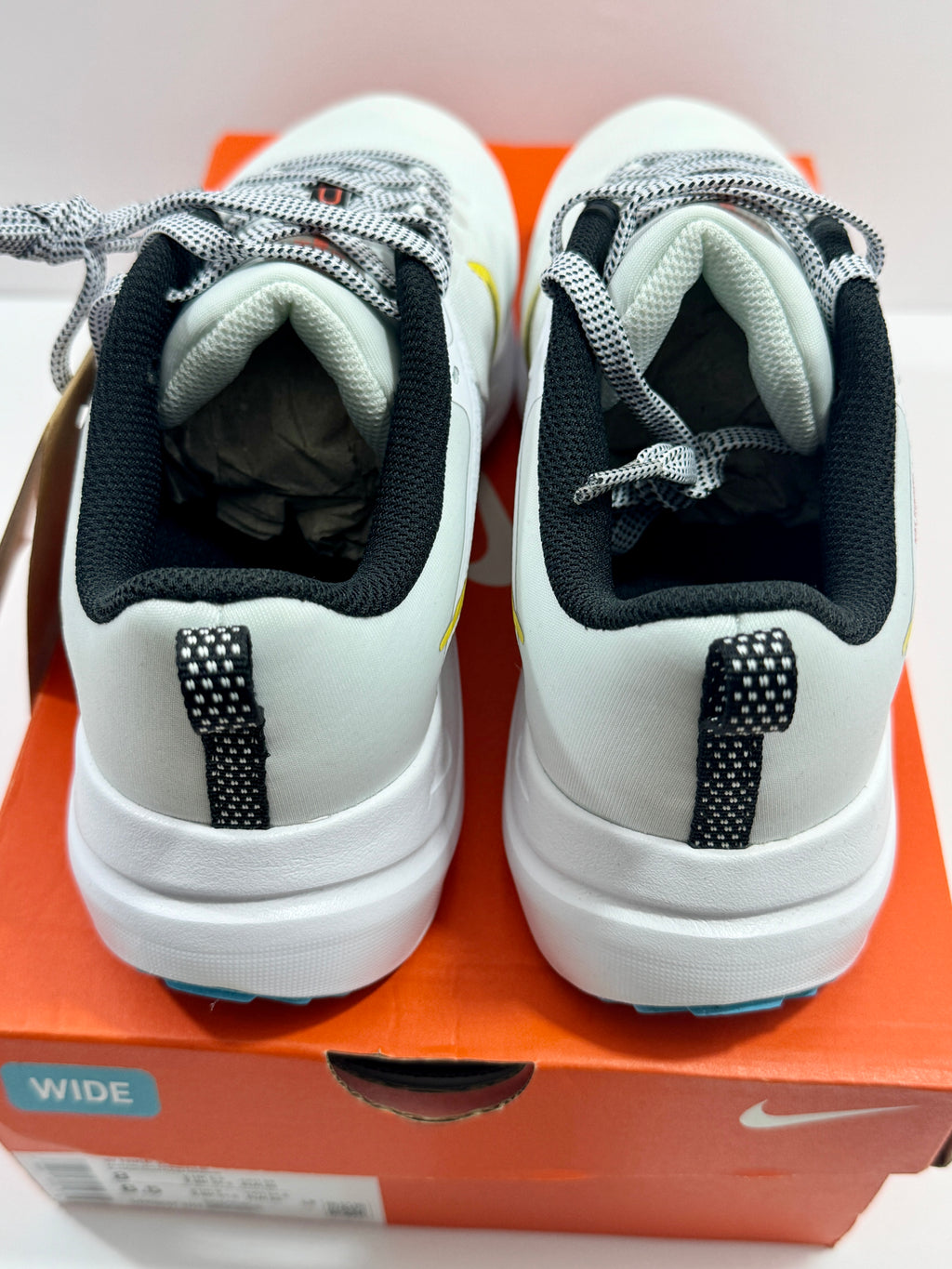 NEW SIZE 8 WOMENS -NIKE DOWNSHIFTER 12