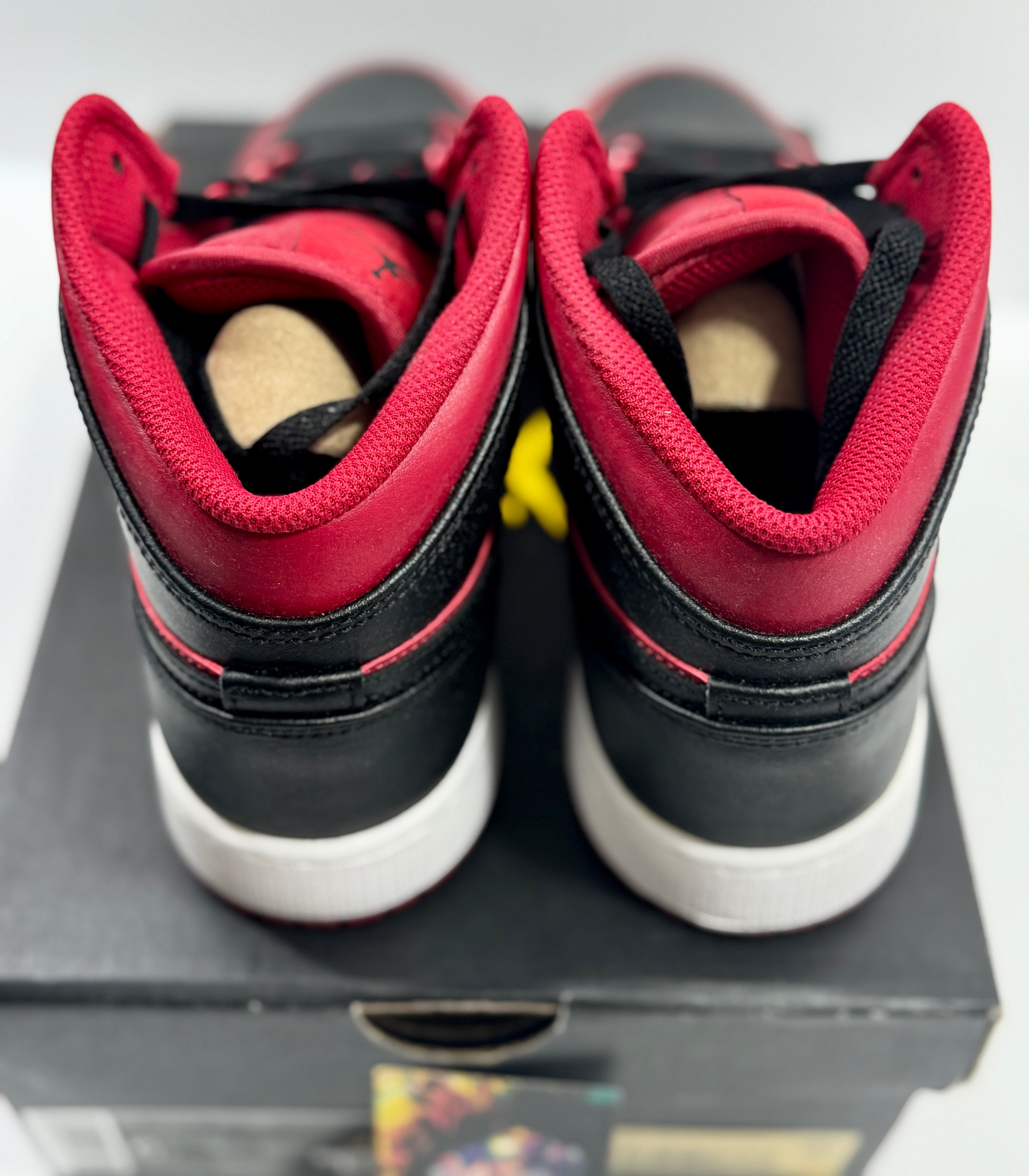 NEW SIZE 6 YOUTH - AIR JORDAN 1 MID "REVERSE BRED" 2021