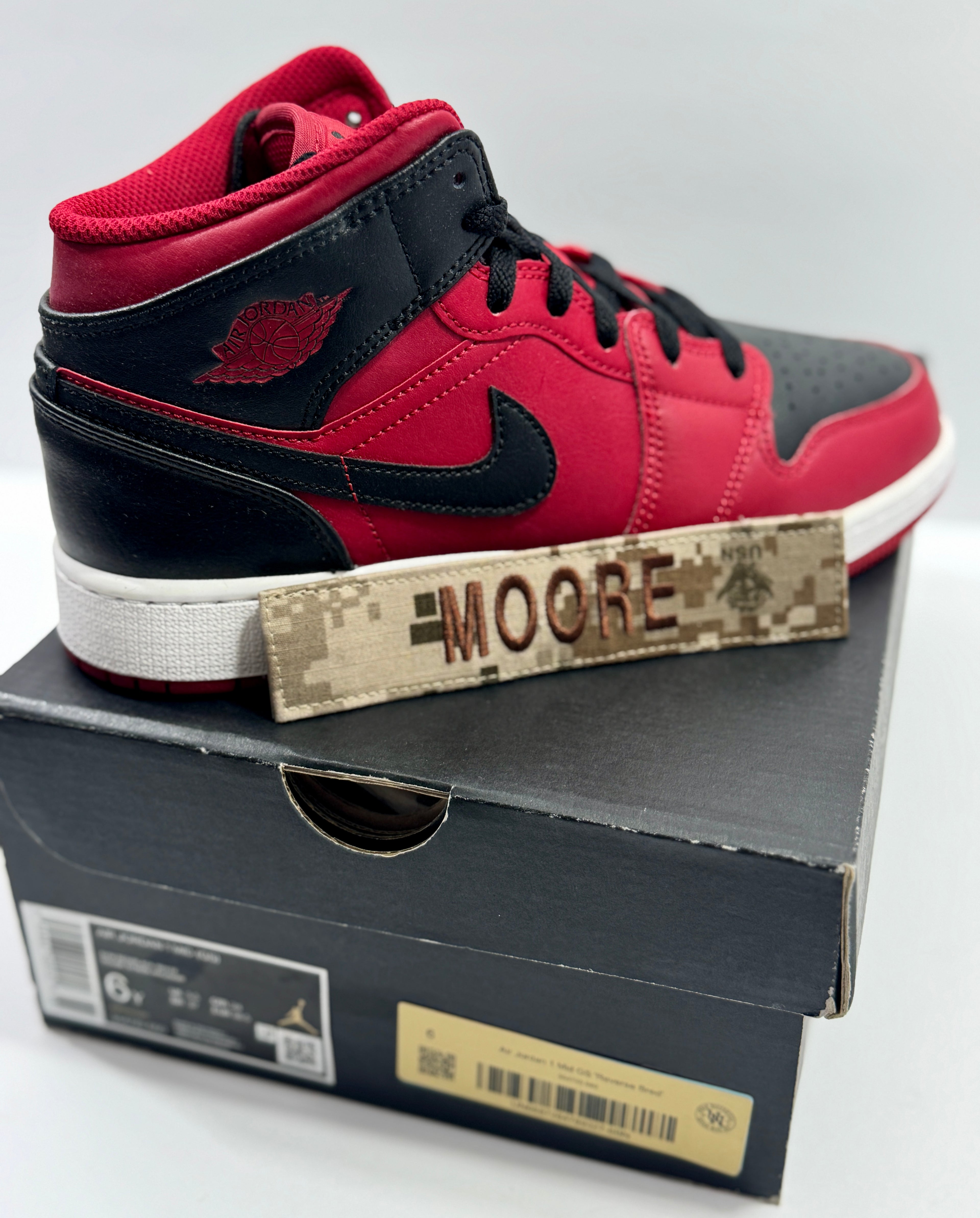 NEW SIZE 6 YOUTH - AIR JORDAN 1 MID "REVERSE BRED" 2021