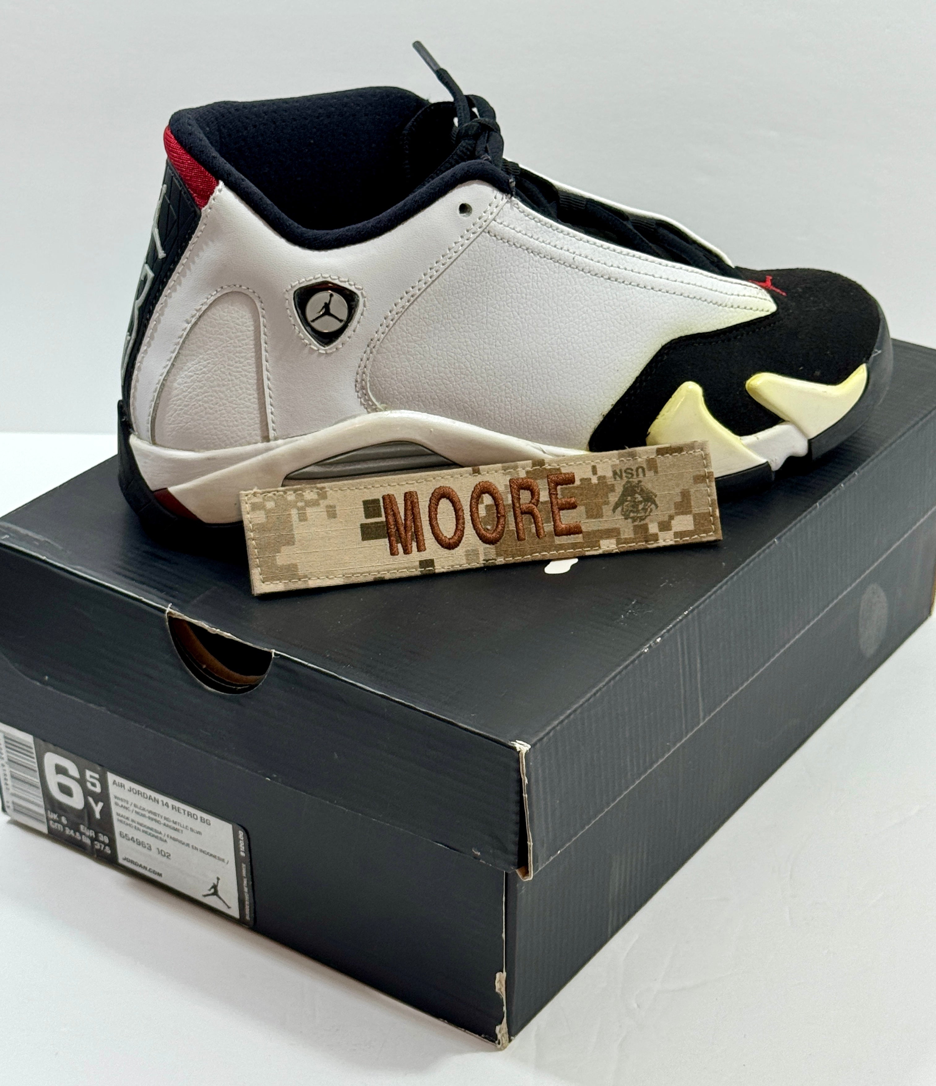 USED SIZE 6.5 YOUTH - AIR JORDAN 14 RETRO GS "BLACK TOE" 2014