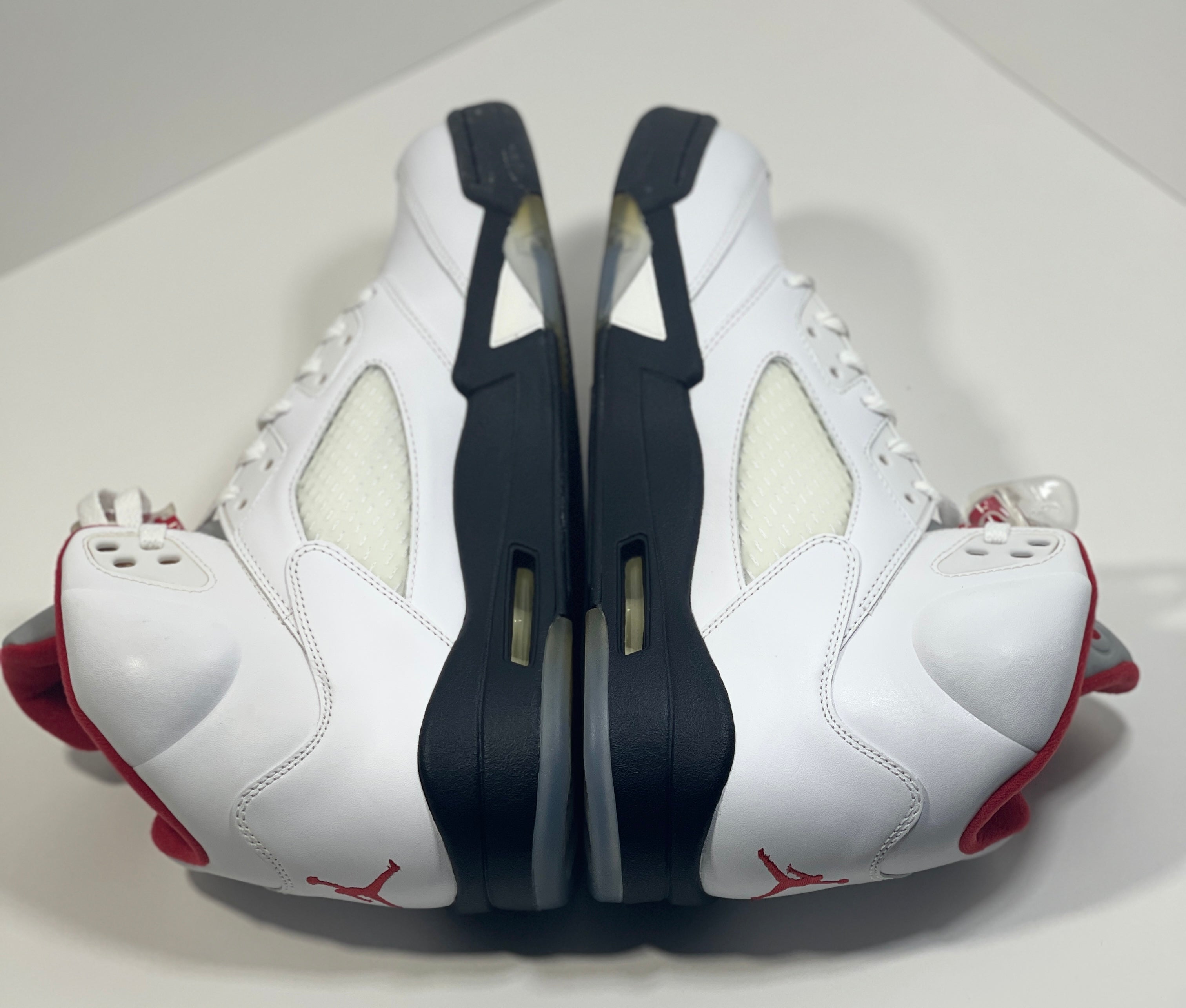 NEW SIZE 10.5 MENS - AIR JORDAN 5 RETRO "FIRE RED" 2013