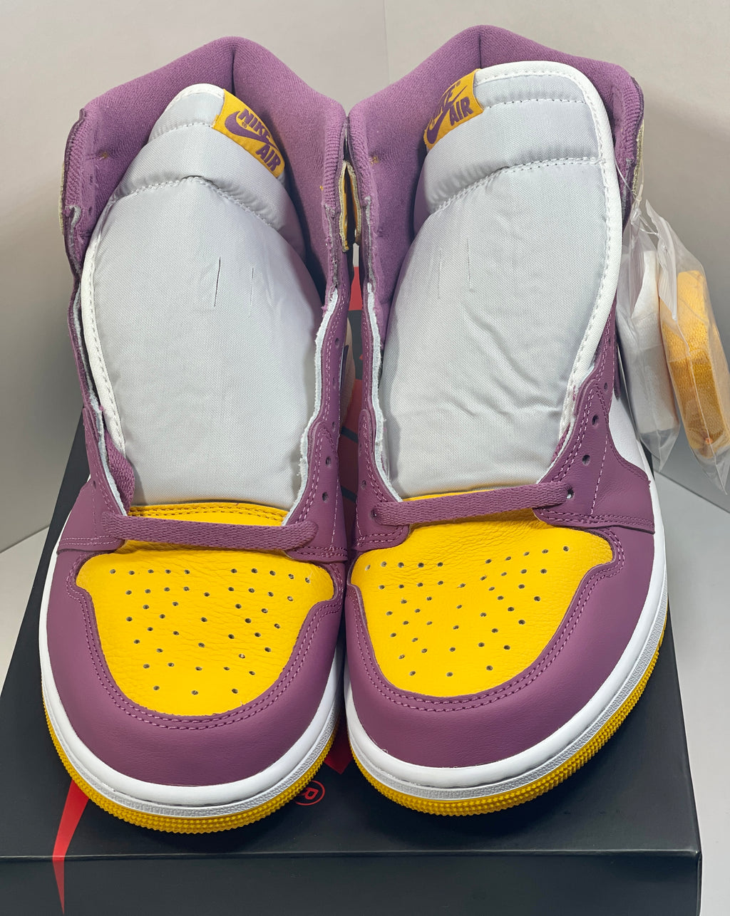 NEW SIZE 11 MENS - AIR JORDAN 1 RETRO HIGH OG "BROTHERHOOD" 2022