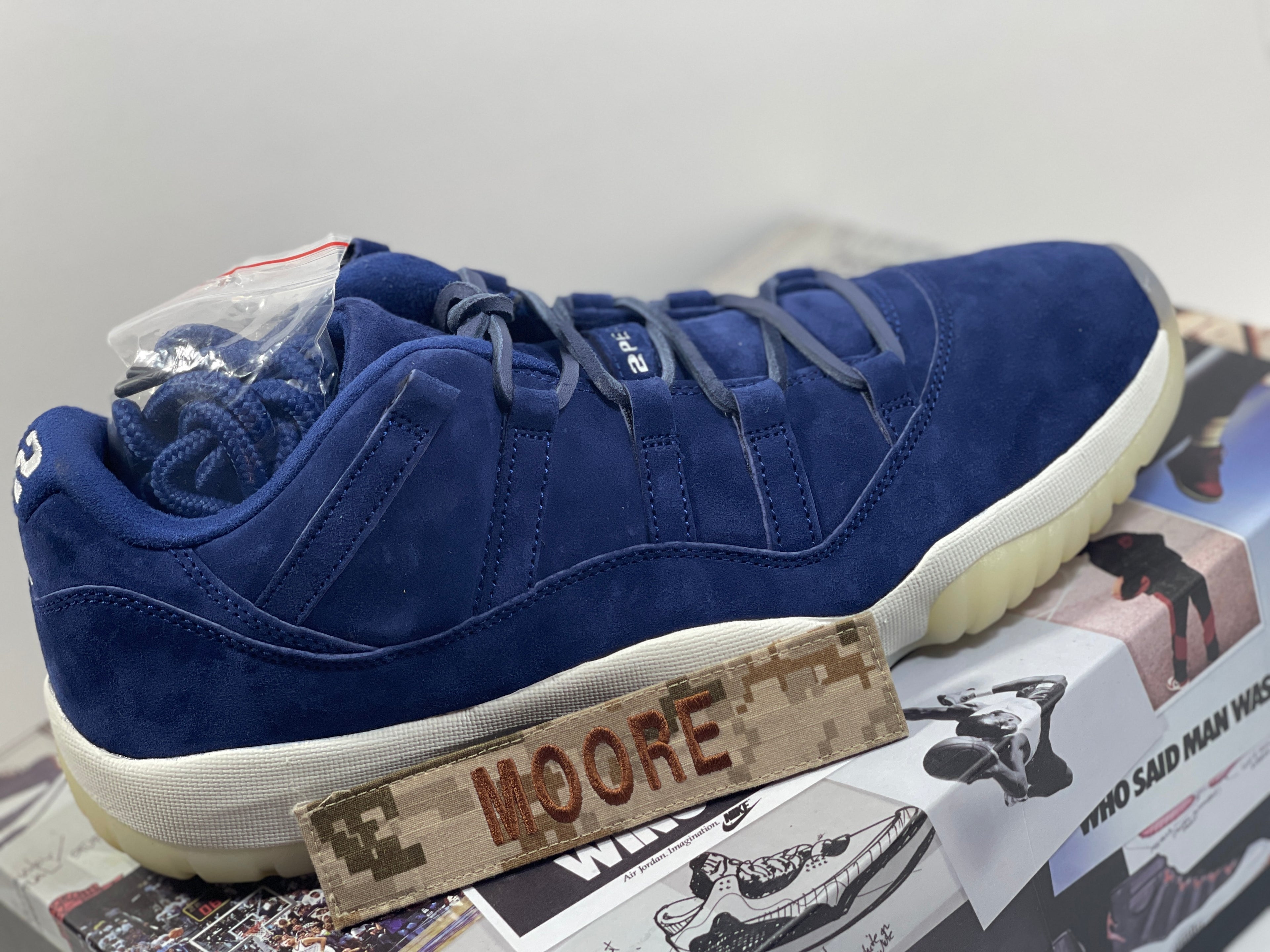 NEW SIZE 12 MENS - AIR JORDAN 11 RETRO LOW "DEREK JETER RE2PECT" 2018