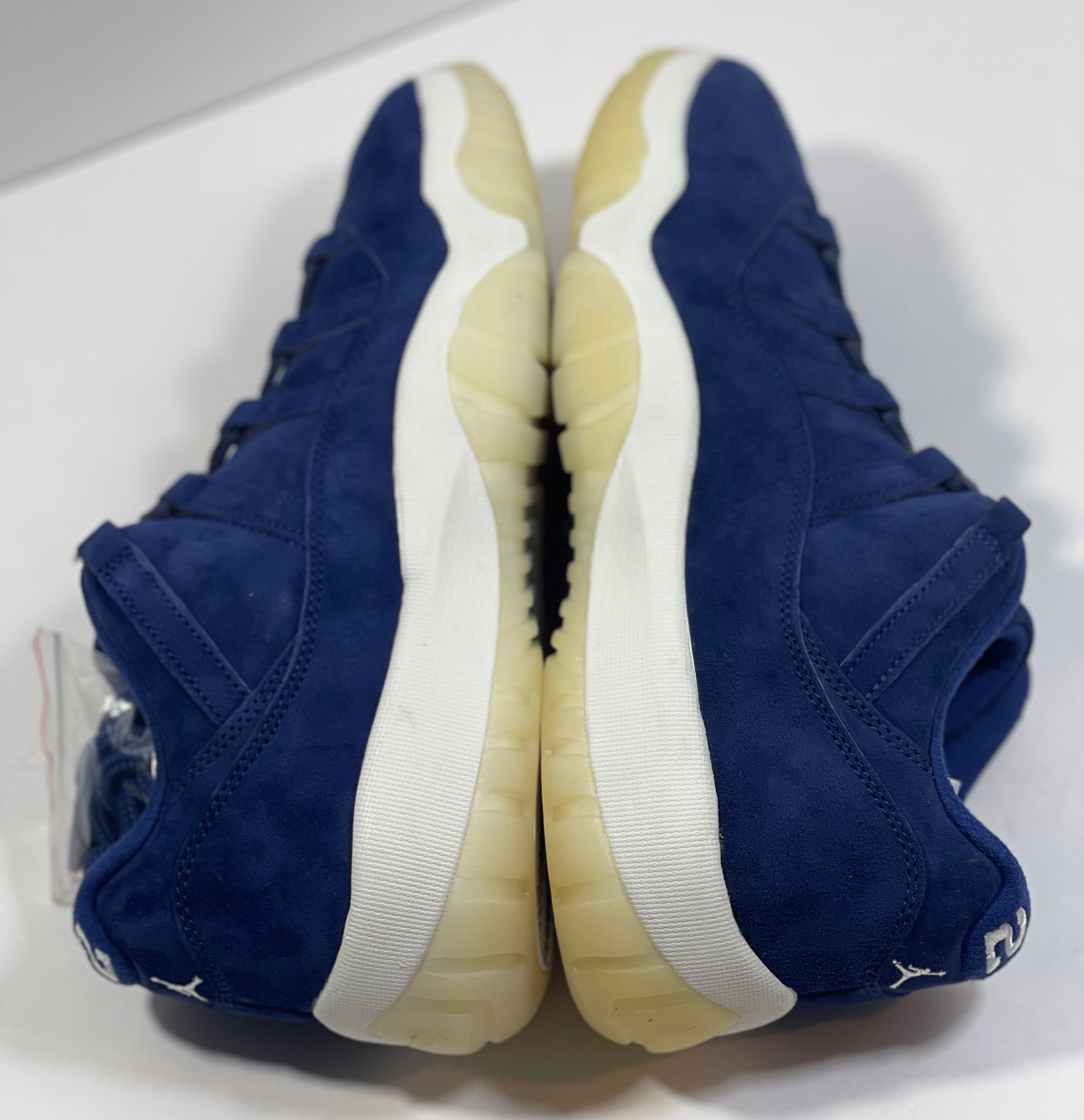 NEW SIZE 12 MENS - AIR JORDAN 11 RETRO LOW "DEREK JETER RE2PECT" 2018