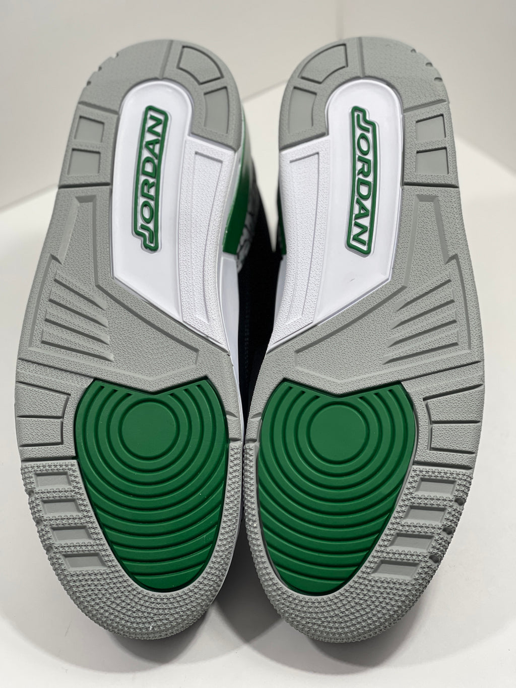 NEW SIZE 12 MENS - AIR JORDAN 3 RETRO "PINE GREEN" 2021