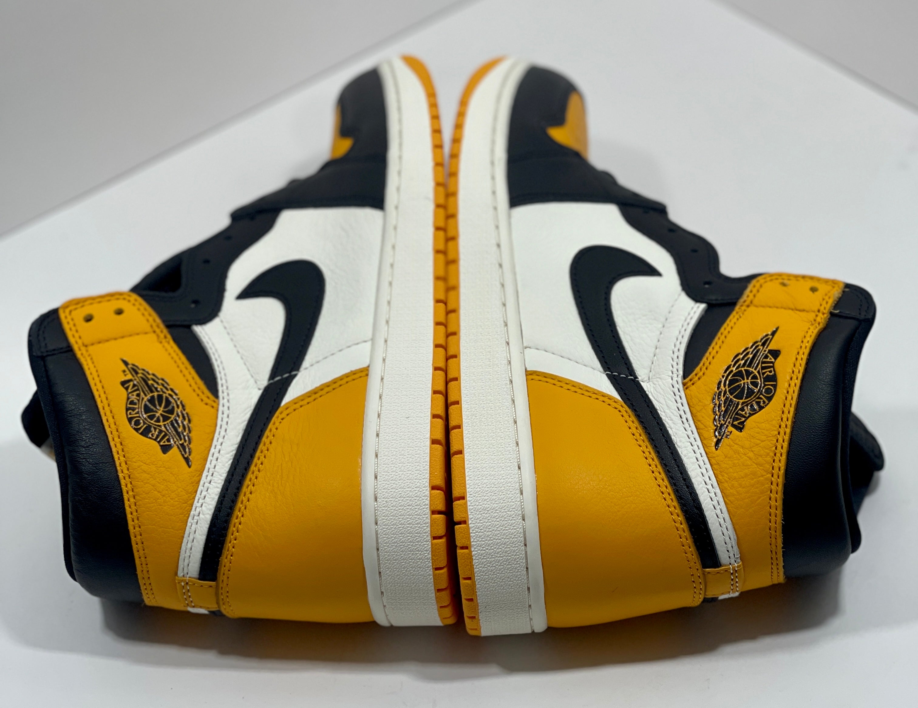 NEW SIZE 12.5 MENS - AIR JORDAN 1 RETRO HIGH OG "TAXI" 2022
