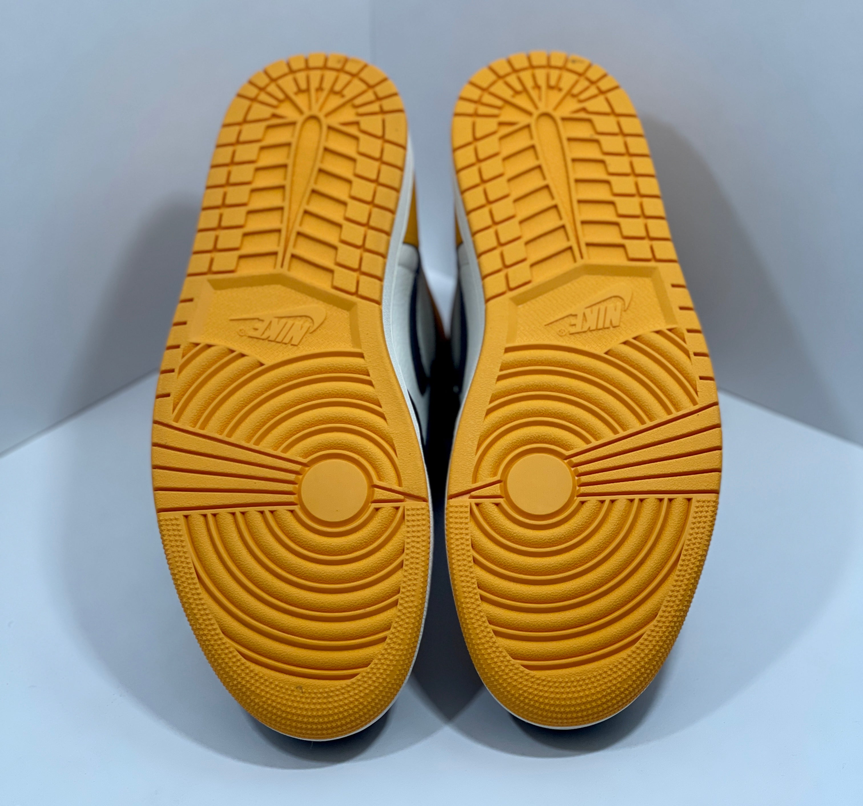 NEW SIZE 12.5 MENS - AIR JORDAN 1 RETRO HIGH OG "TAXI" 2022