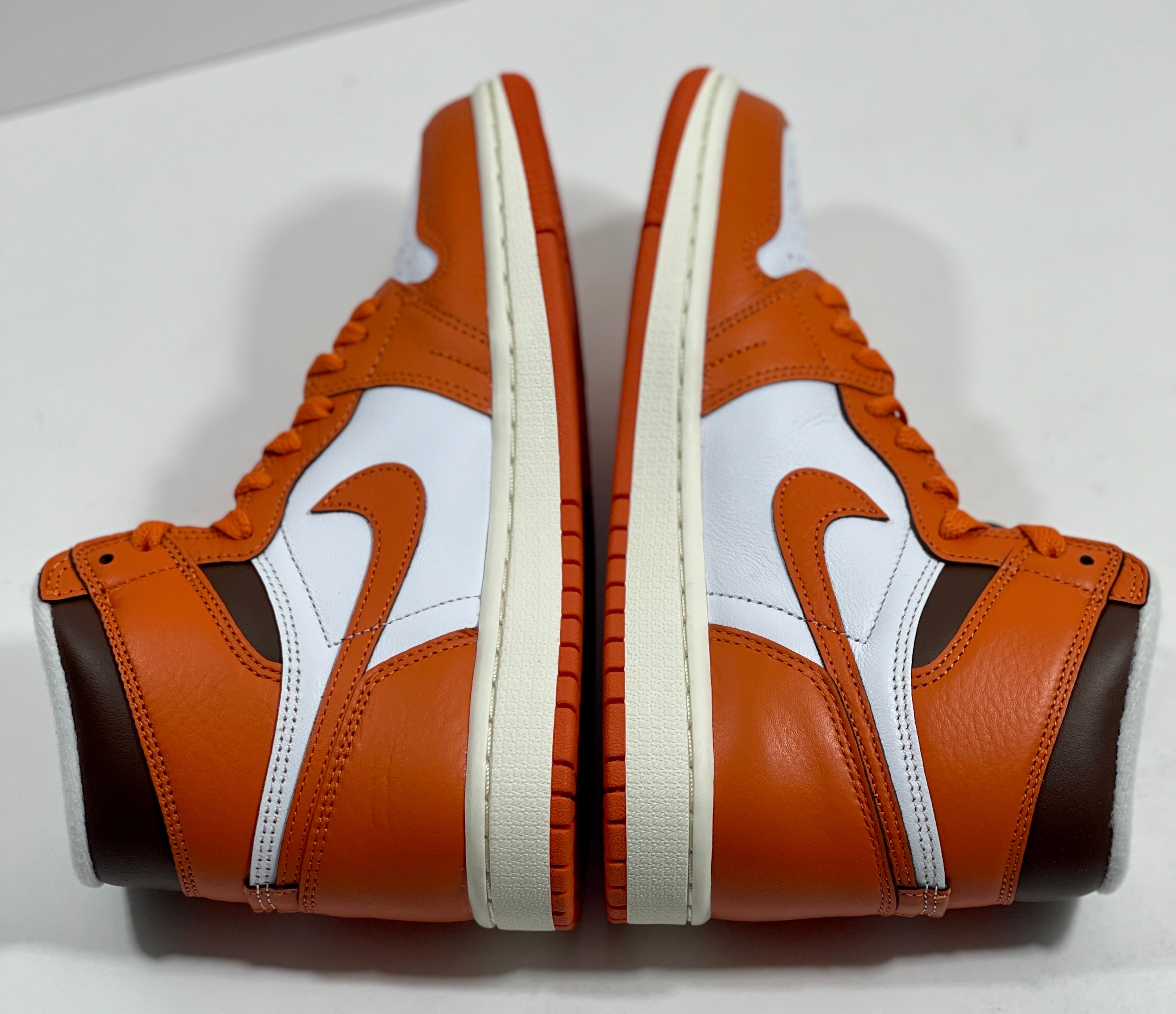 NEW SIZE 9.5 WOMENS - AIR JORDAN 1 RETRO HIGH OG "STARFISH" 2022