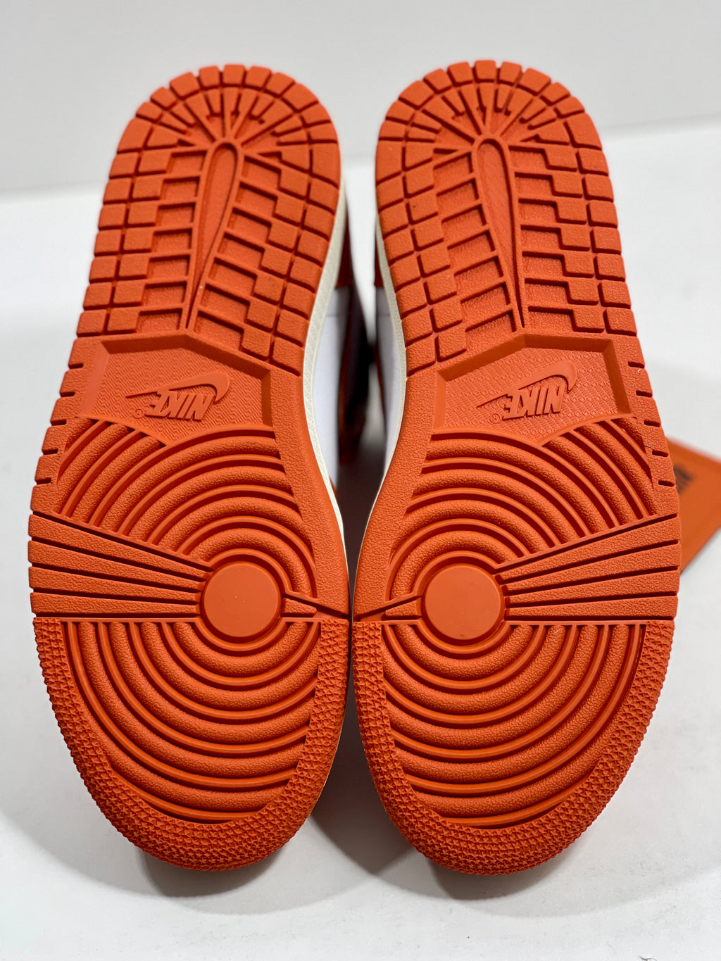 NEW SIZE 9.5 WOMENS - AIR JORDAN 1 RETRO HIGH OG "STARFISH" 2022