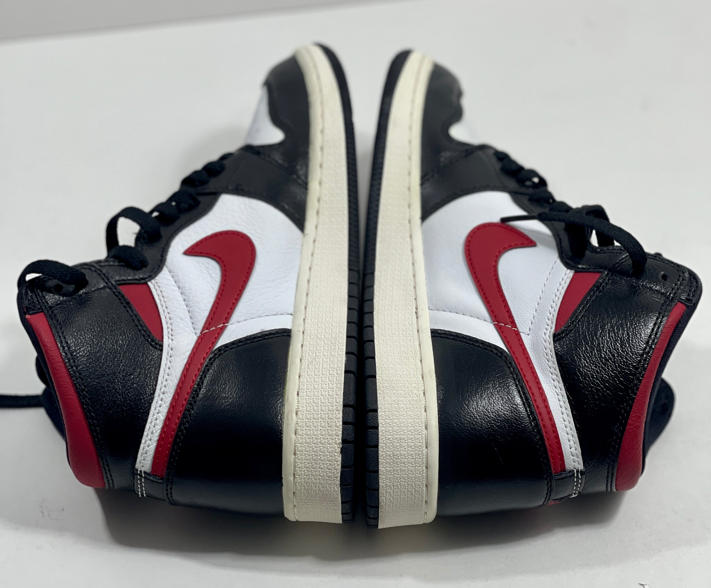 USED SIZE 6.5 YOUTH - AIR JORDAN 1 RETRO HIGH "BLACK GYM RED" 2019 (GS)