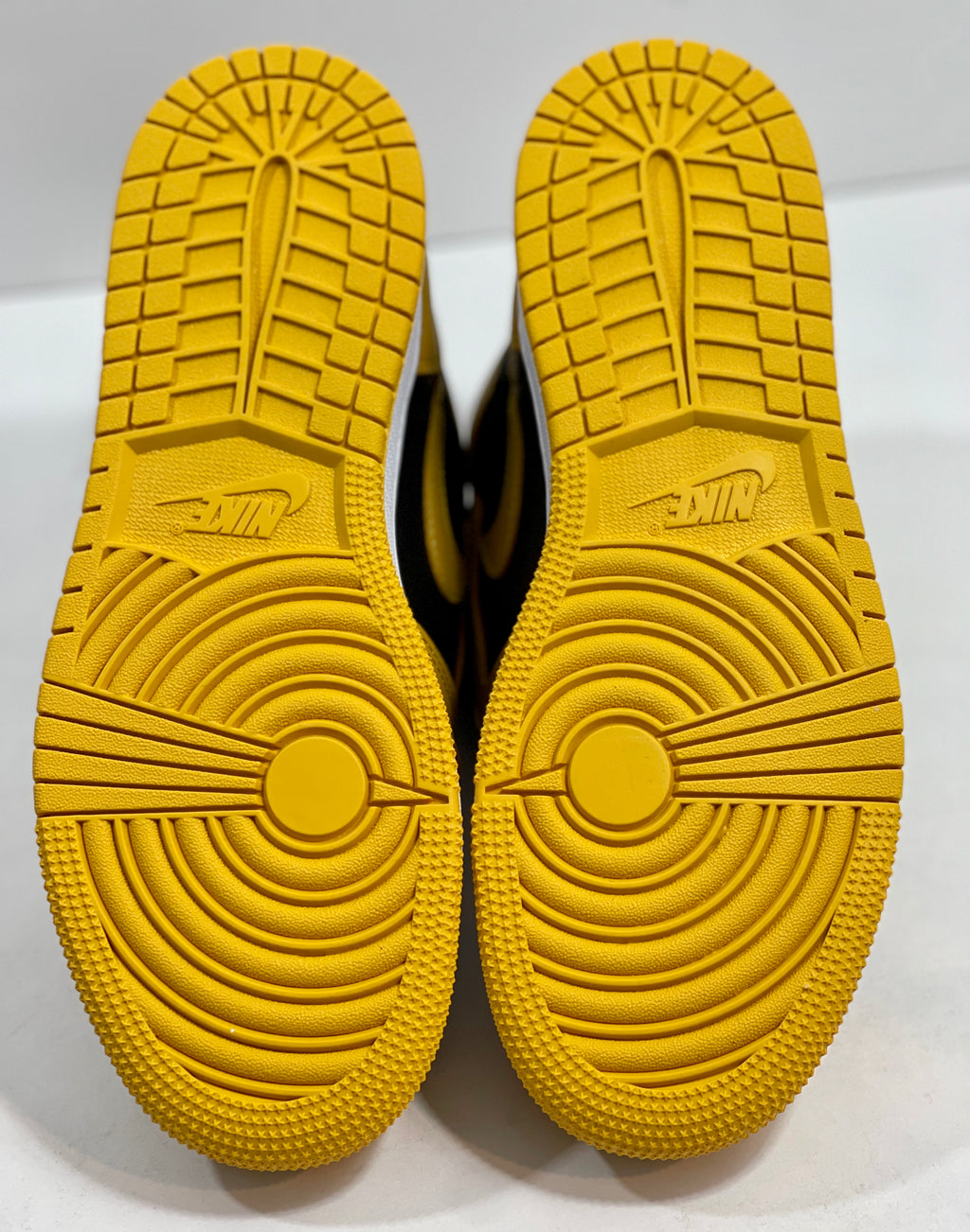 NEW SIZE 6.5 YOUTH - AIR JORDAN 1 RETRO HIGH OG "POLLEN" 2021 (GS)