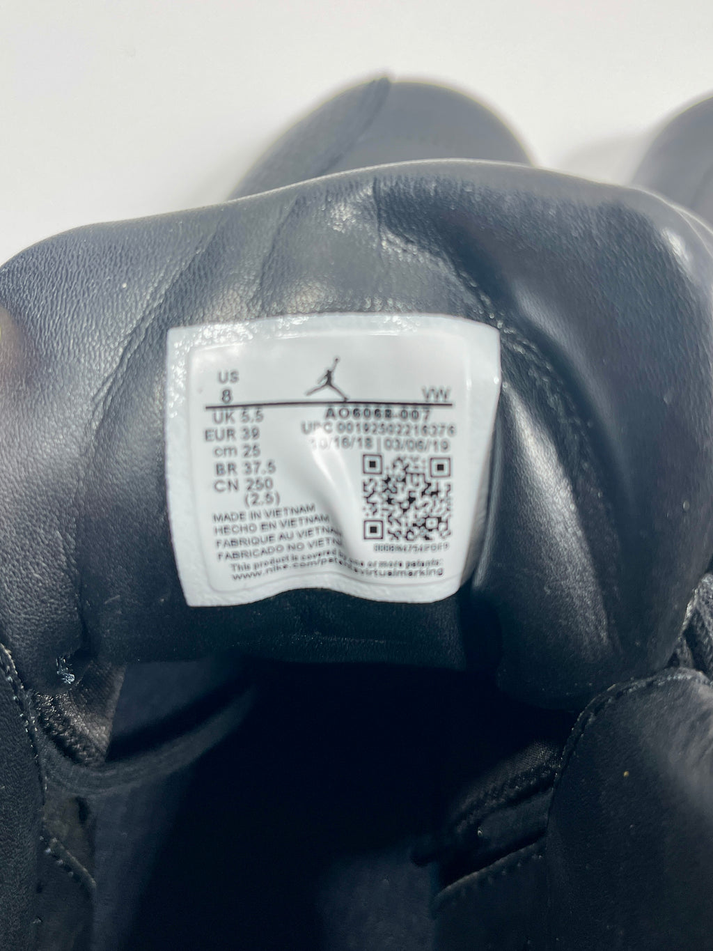 USED SIZE 8 WOMENS - AIR JORDAN 12 RETRO "REPTILE" 2019