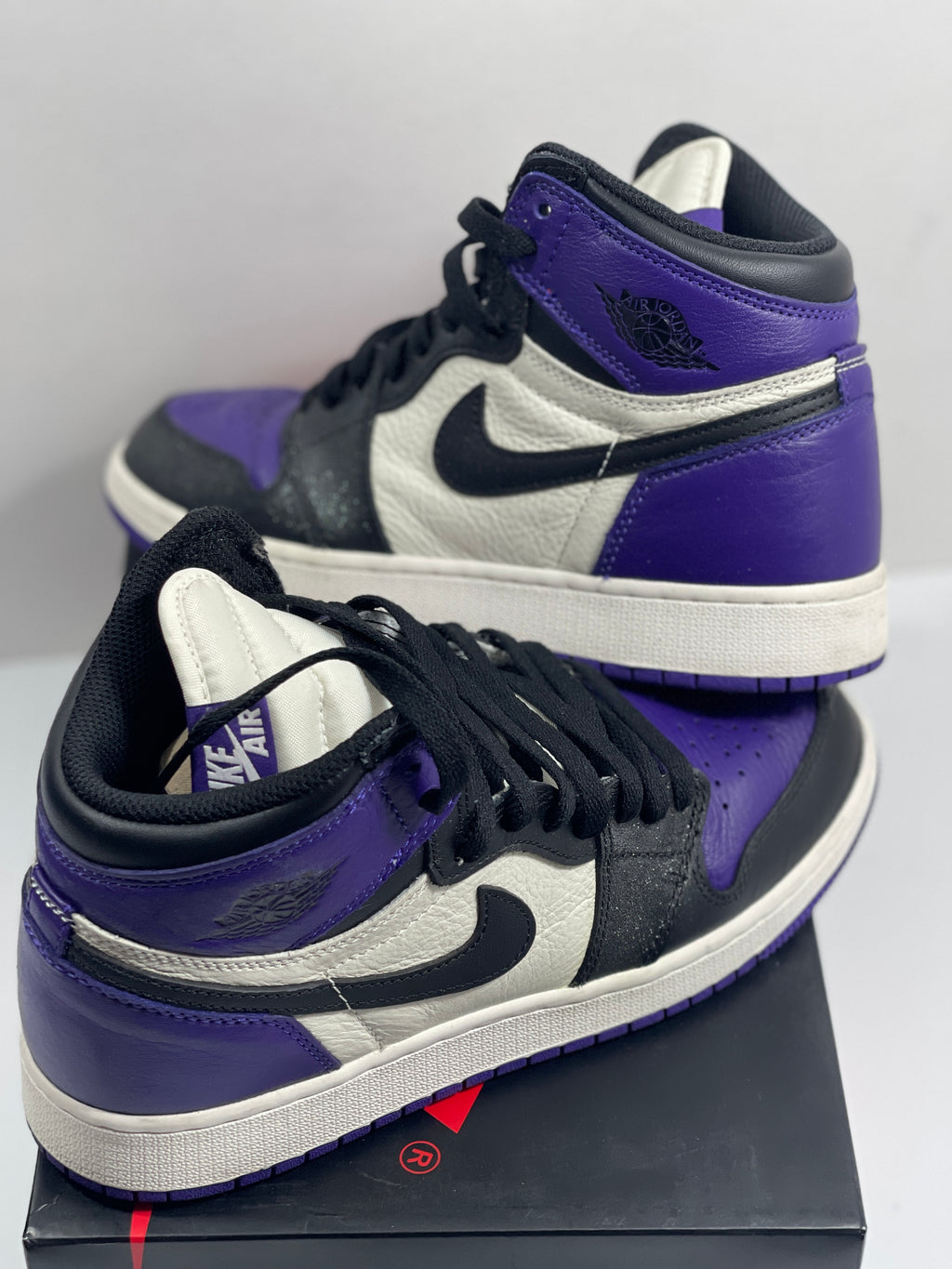 USED SIZE 6.5 YOUTH - AIR JORDAN 1 RETRO HIGH OG "COURT PURPLE" 2018