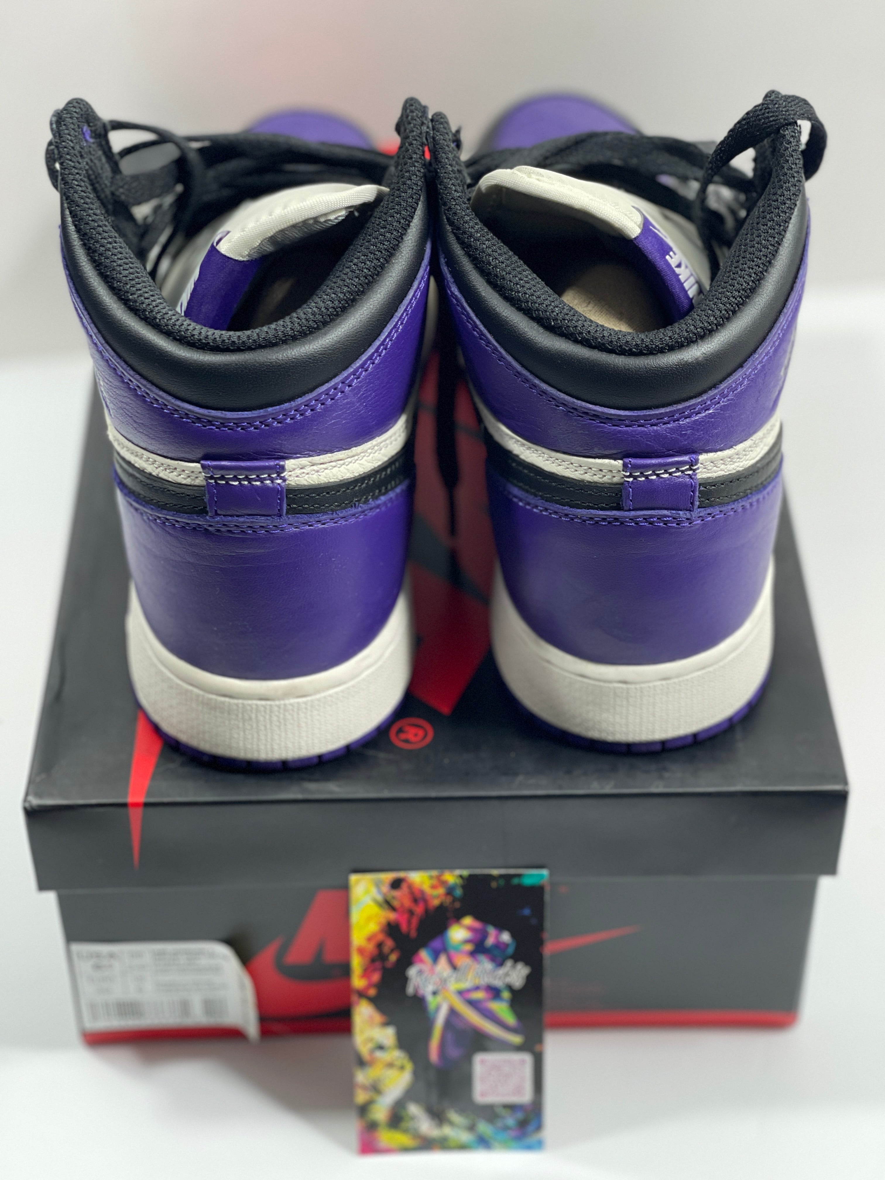 USED SIZE 6.5 YOUTH - AIR JORDAN 1 RETRO HIGH OG "COURT PURPLE" 2018