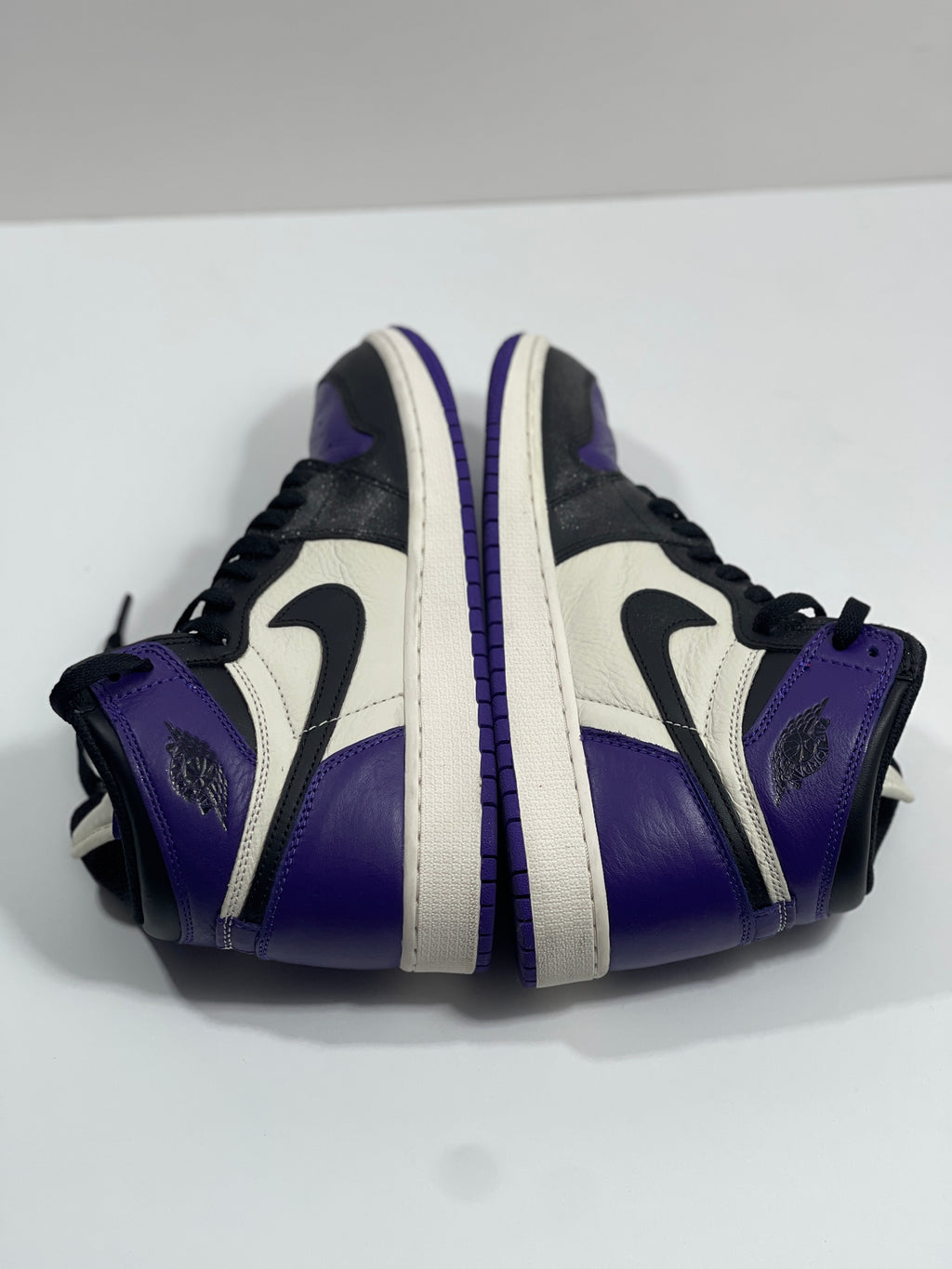 USED SIZE 6.5 YOUTH - AIR JORDAN 1 RETRO HIGH OG "COURT PURPLE" 2018