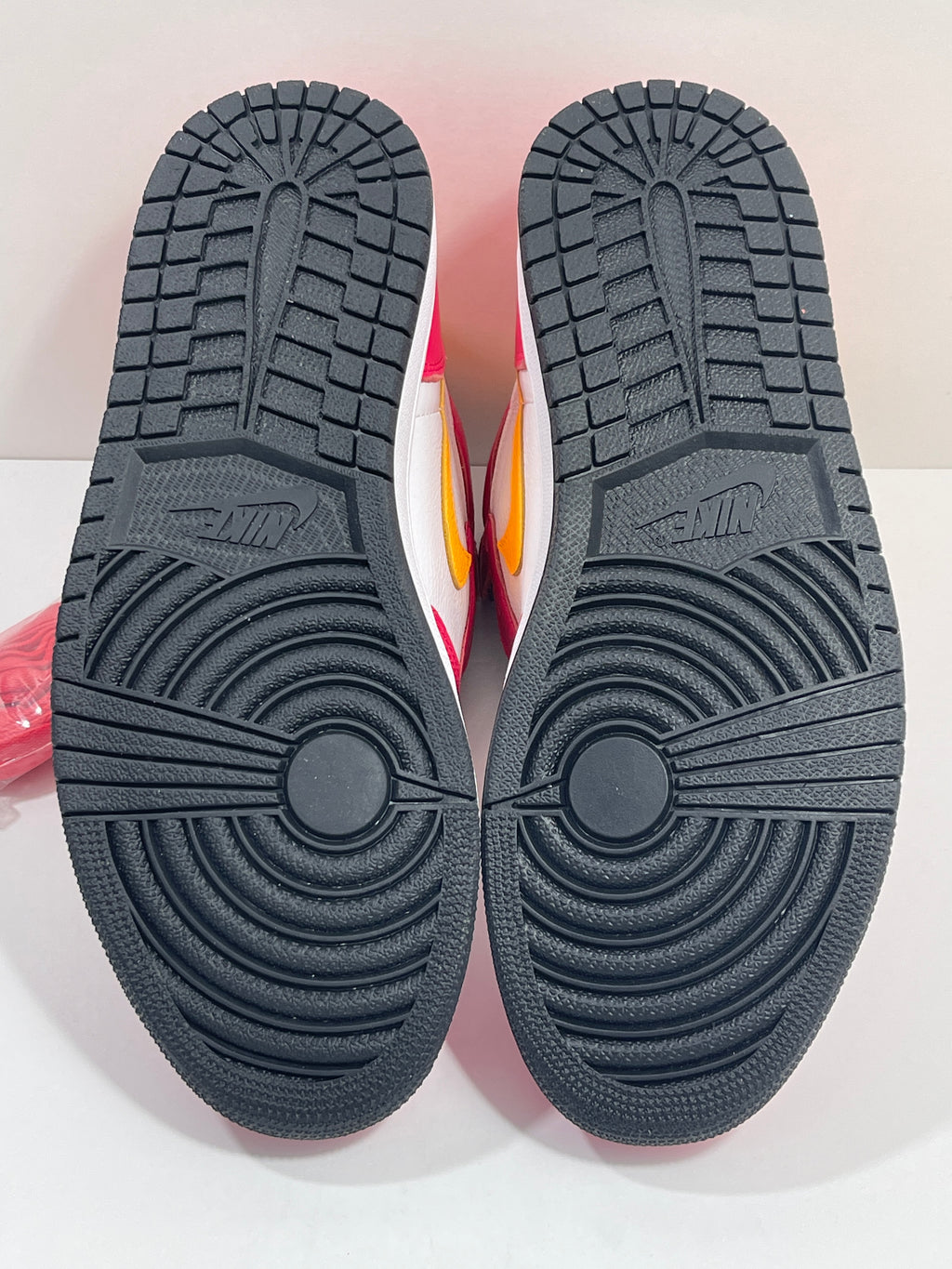 NEW SIZE 9.5 MENS - AIR JORDAN 1 RETRO HIGH OG "LIGHT FUSION RED" 2021