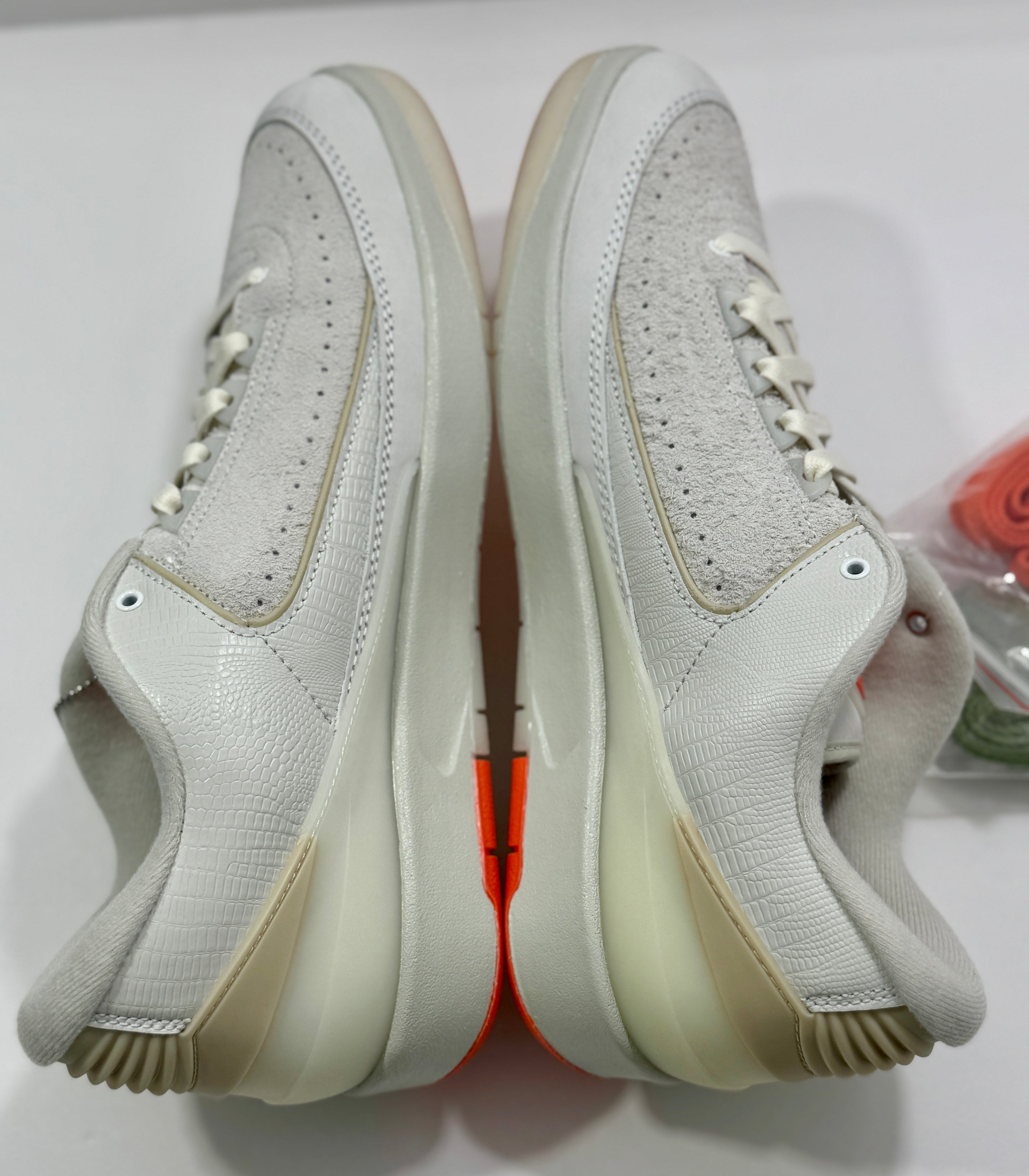 NEW SIZE 11 MENS - AIR JORDAN 2 RETRO LOW "SHELFLIFE" 2022