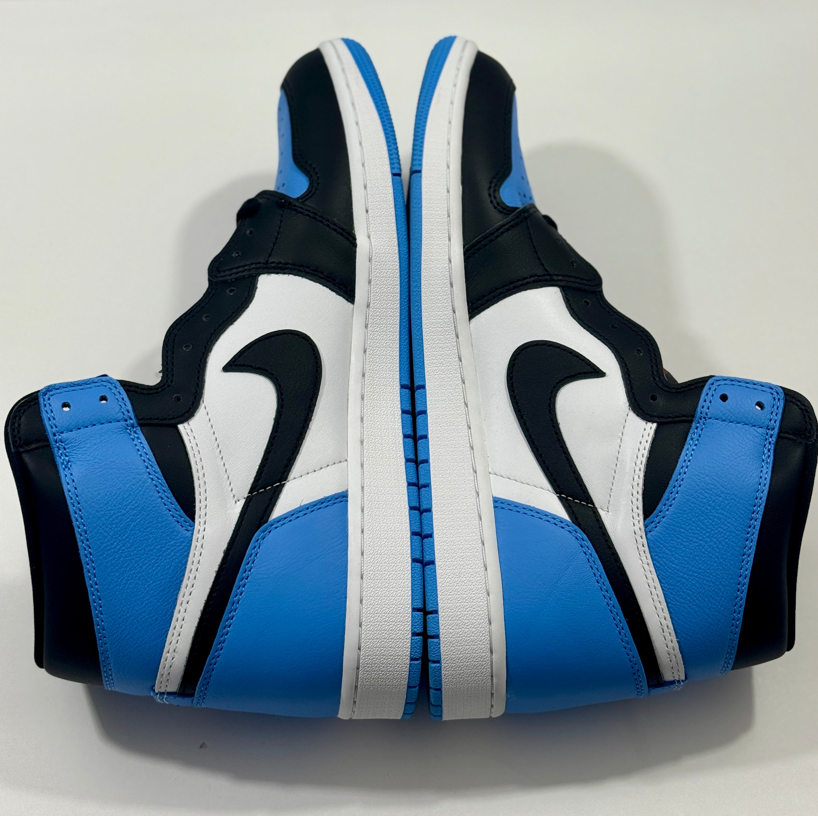 NEW SIZE 12 MENS - AIR JORDAN 1 RETRO HIGH OG "UNC TOE" 2023