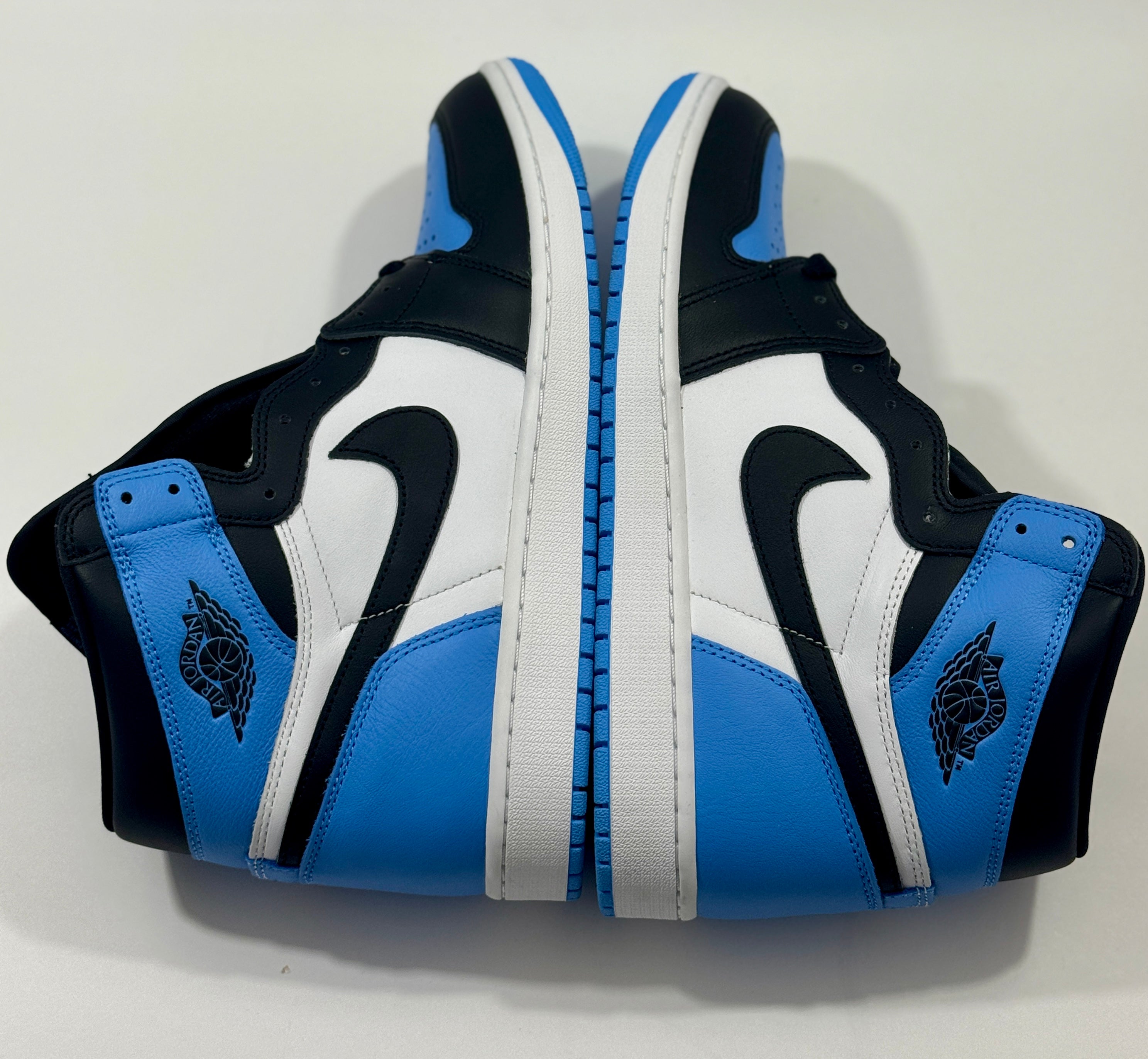 NEW SIZE 12 MENS - AIR JORDAN 1 RETRO HIGH OG "UNC TOE" 2023