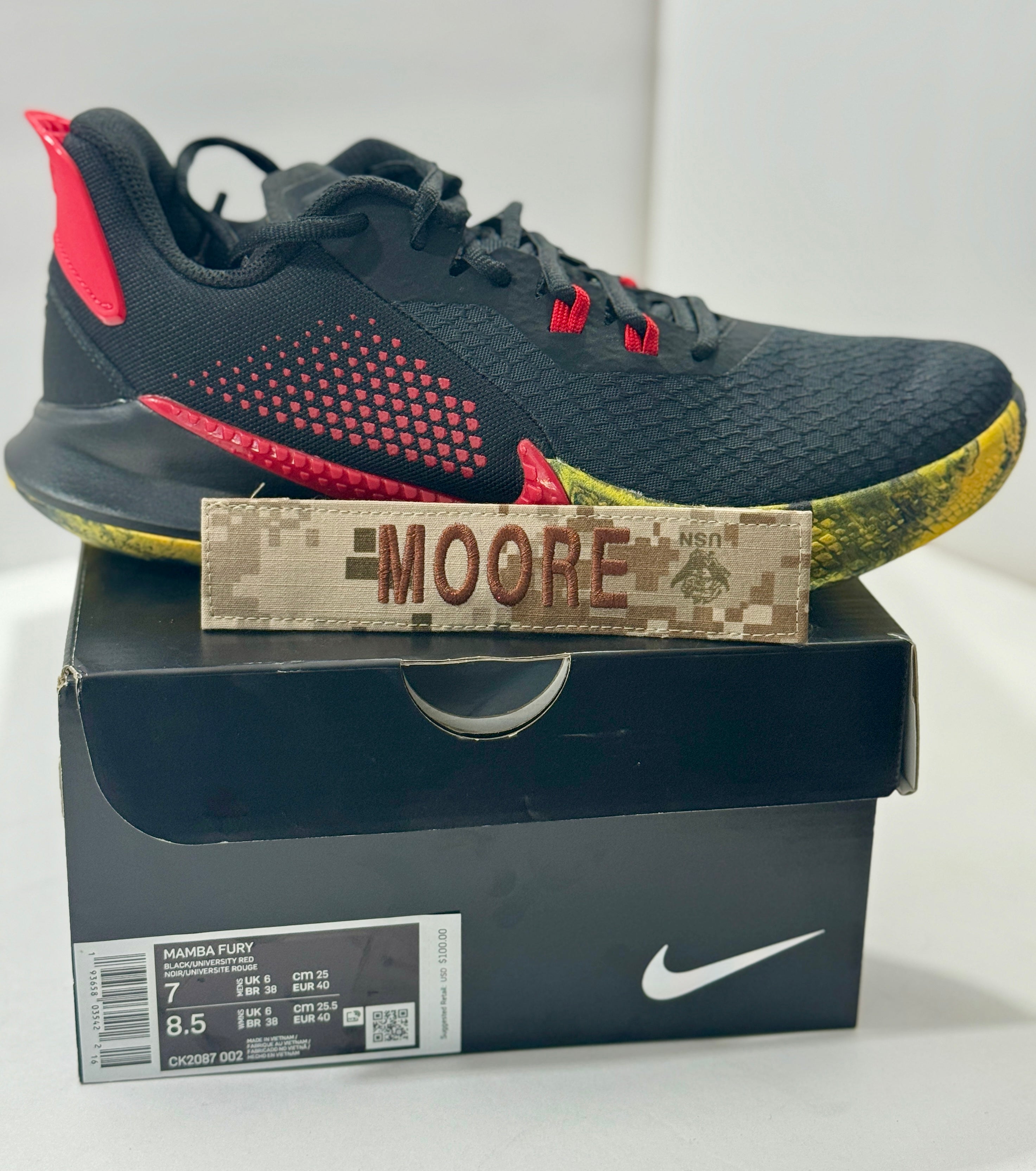 NEW SIZE 7 MENS - NIKE MAMBA FURY "ALTERNATE BRUCE LEE" 2020