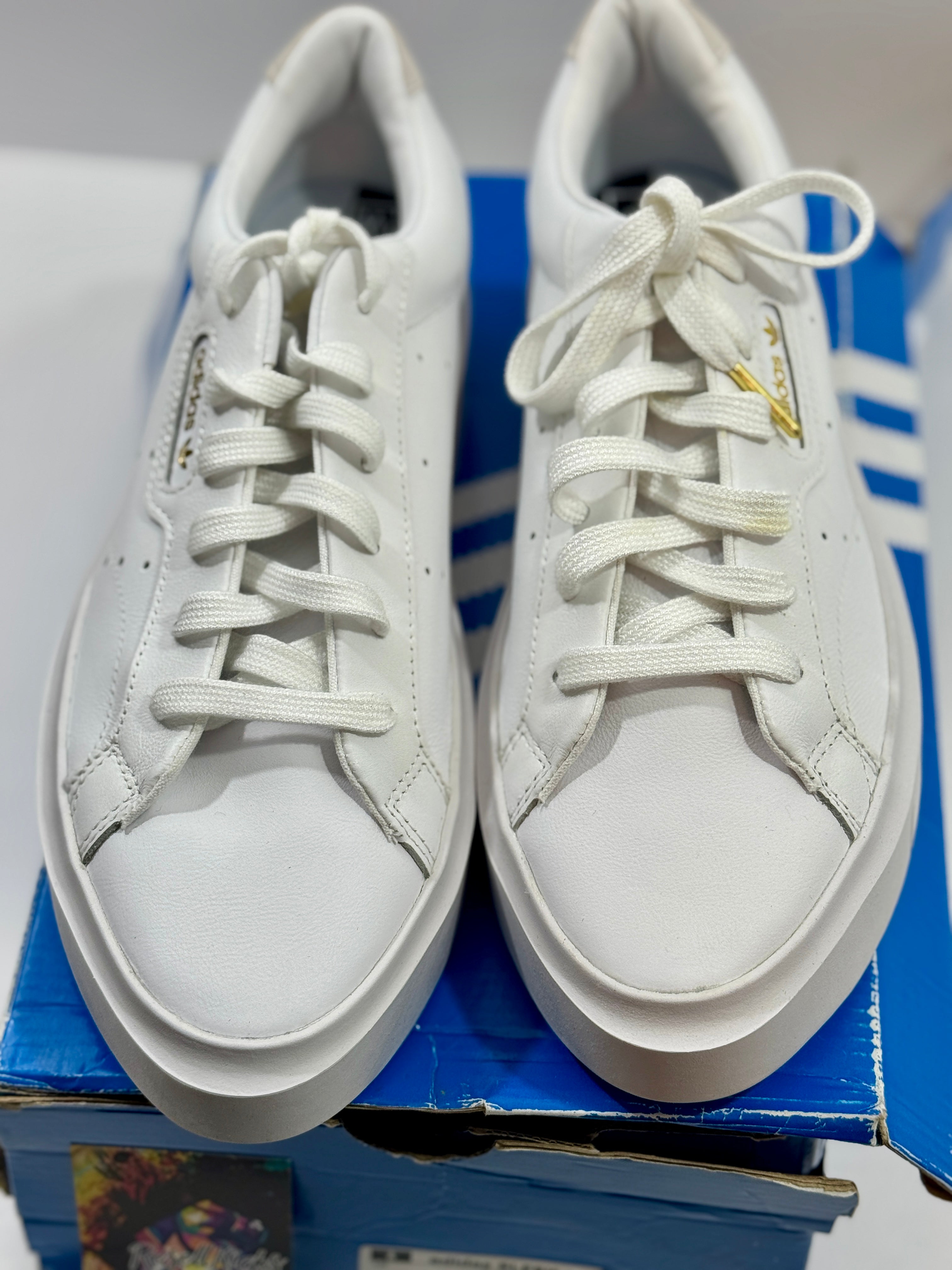 USED SIZE 10 WOMENS - PUMA COURT SNEAKER