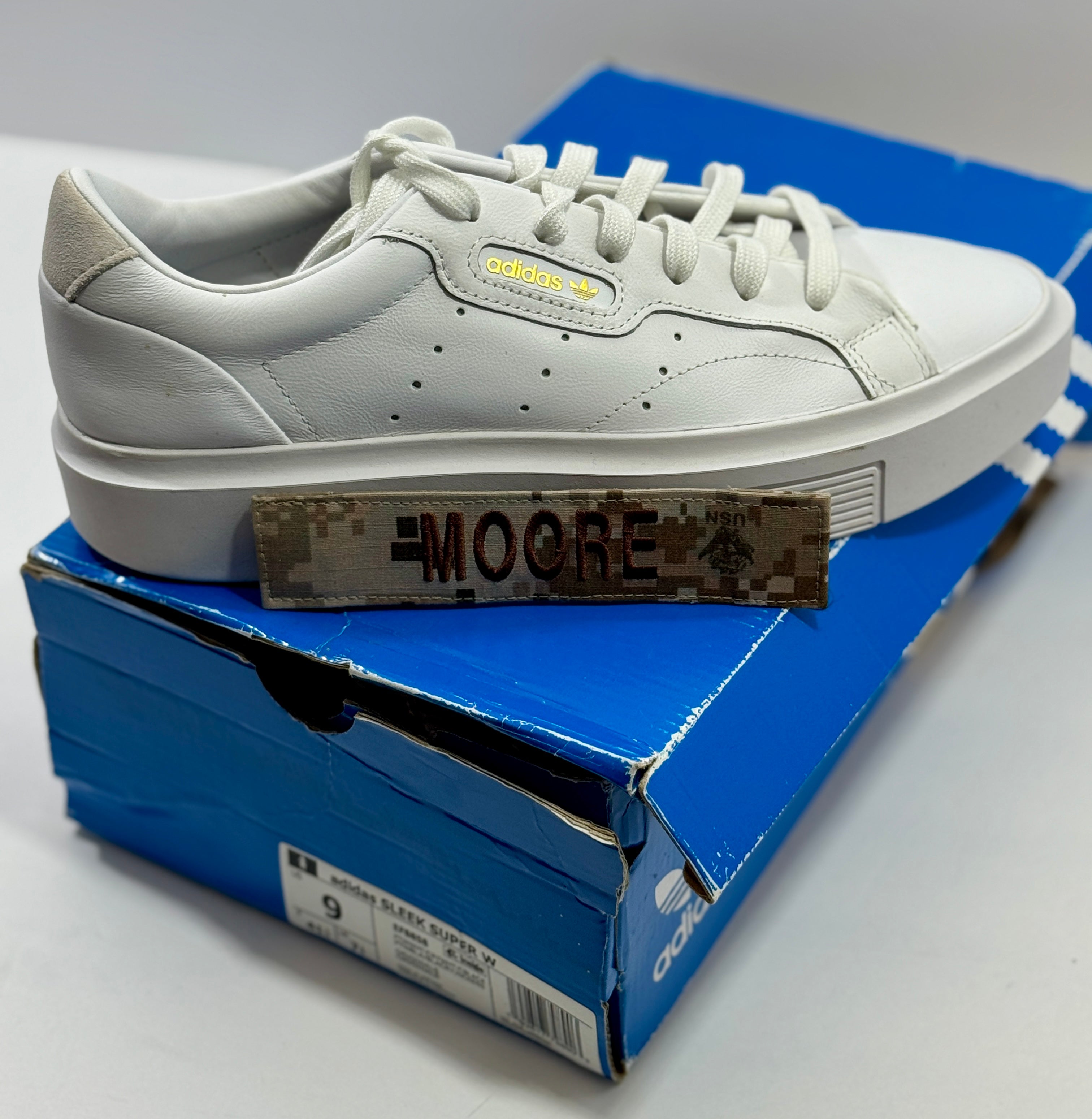 USED SIZE 10 WOMENS - PUMA COURT SNEAKER